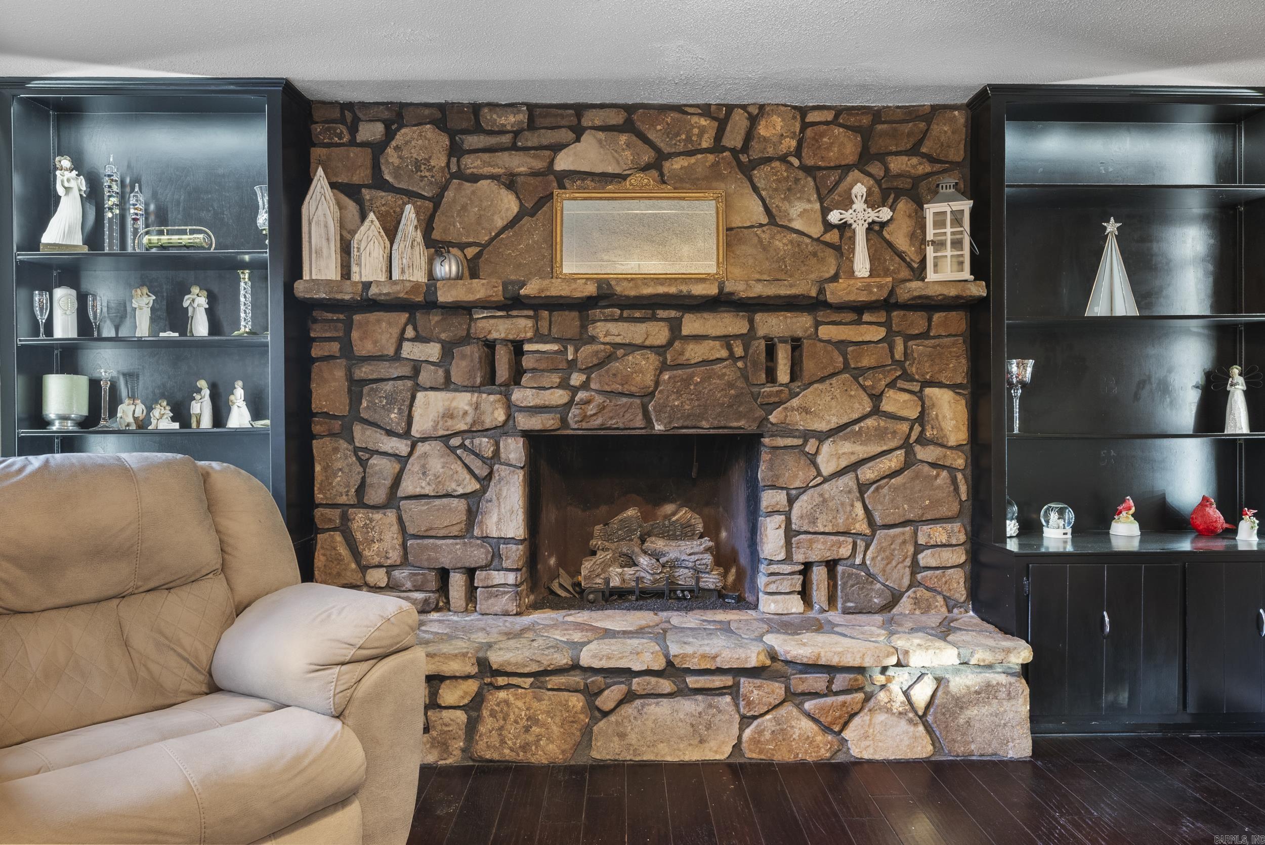 TREASURE HILL - Residential