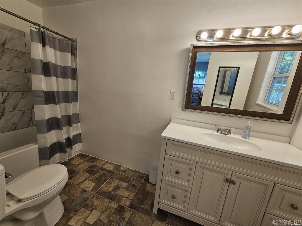 WOODLAND HILLS - Residential