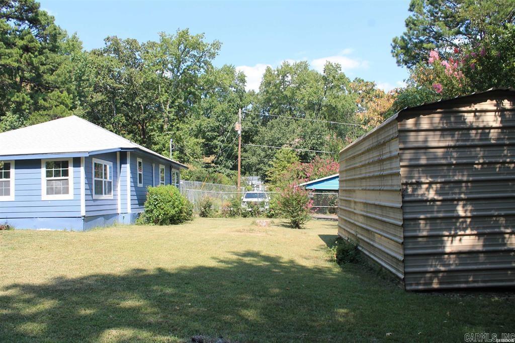 WOODLAND HILLS - Residential