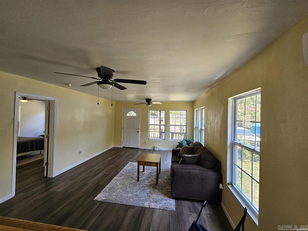 WOODLAND HILLS - Residential