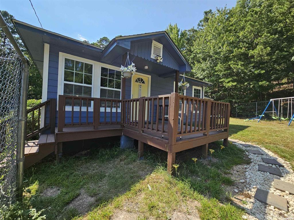 WOODLAND HILLS - Residential