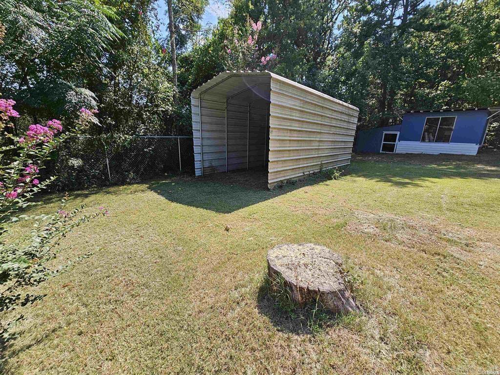 WOODLAND HILLS - Residential