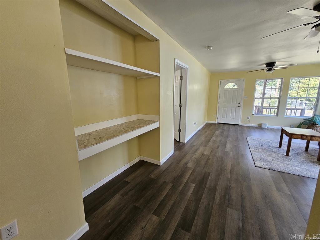 WOODLAND HILLS - Residential