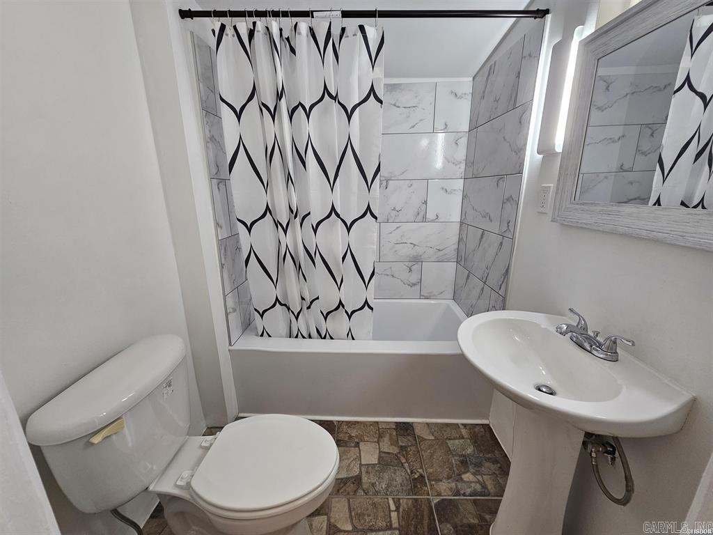 WOODLAND HILLS - Residential