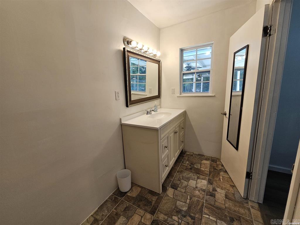 WOODLAND HILLS - Residential