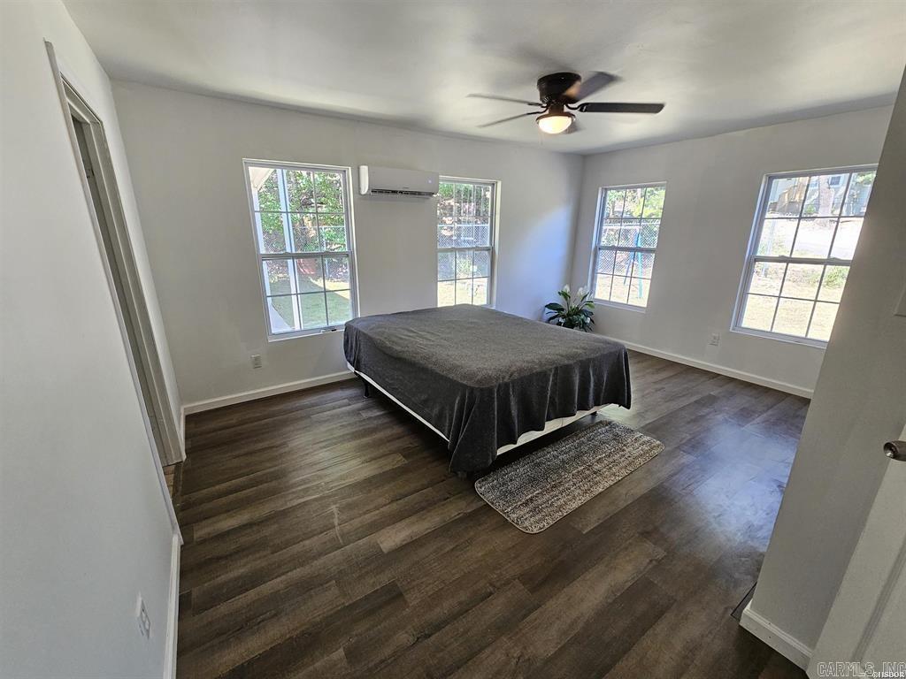 WOODLAND HILLS - Residential