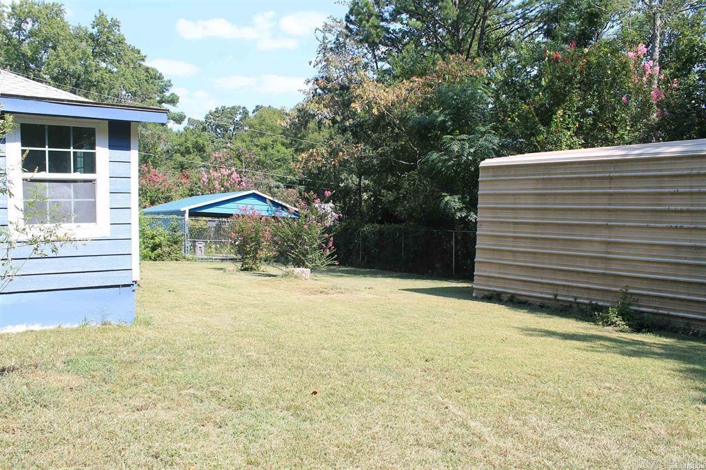 WOODLAND HILLS - Residential