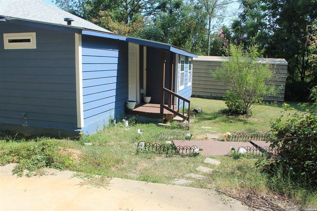 WOODLAND HILLS - Residential