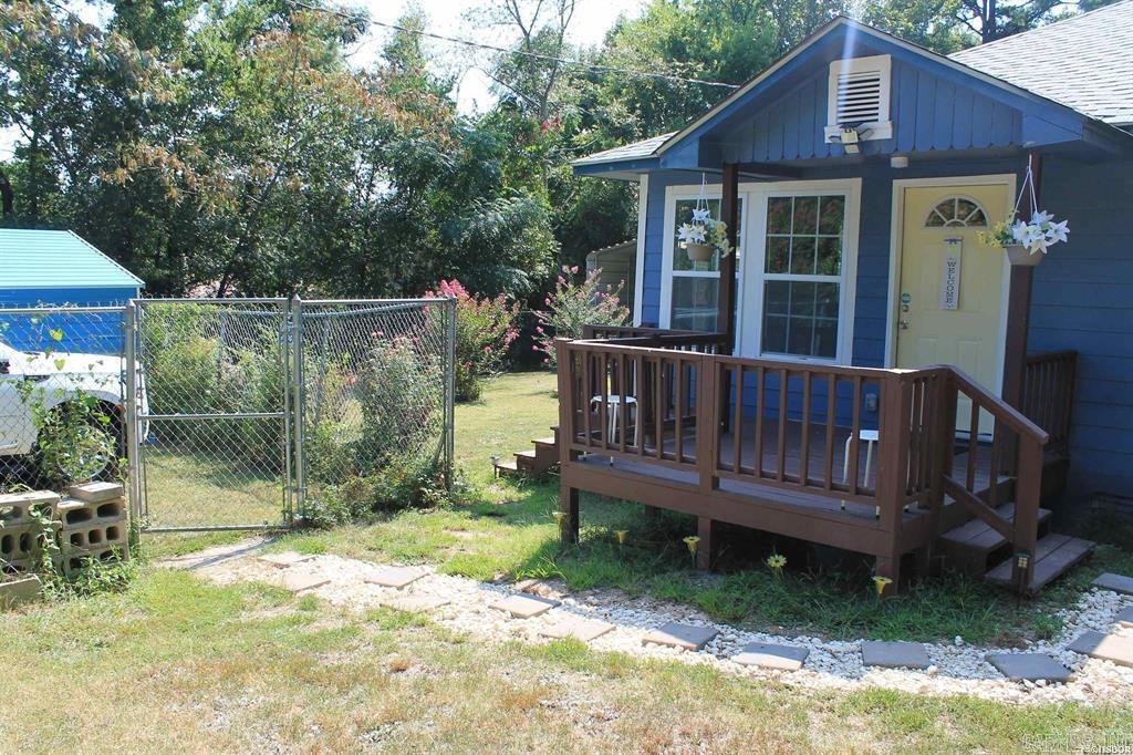 WOODLAND HILLS - Residential