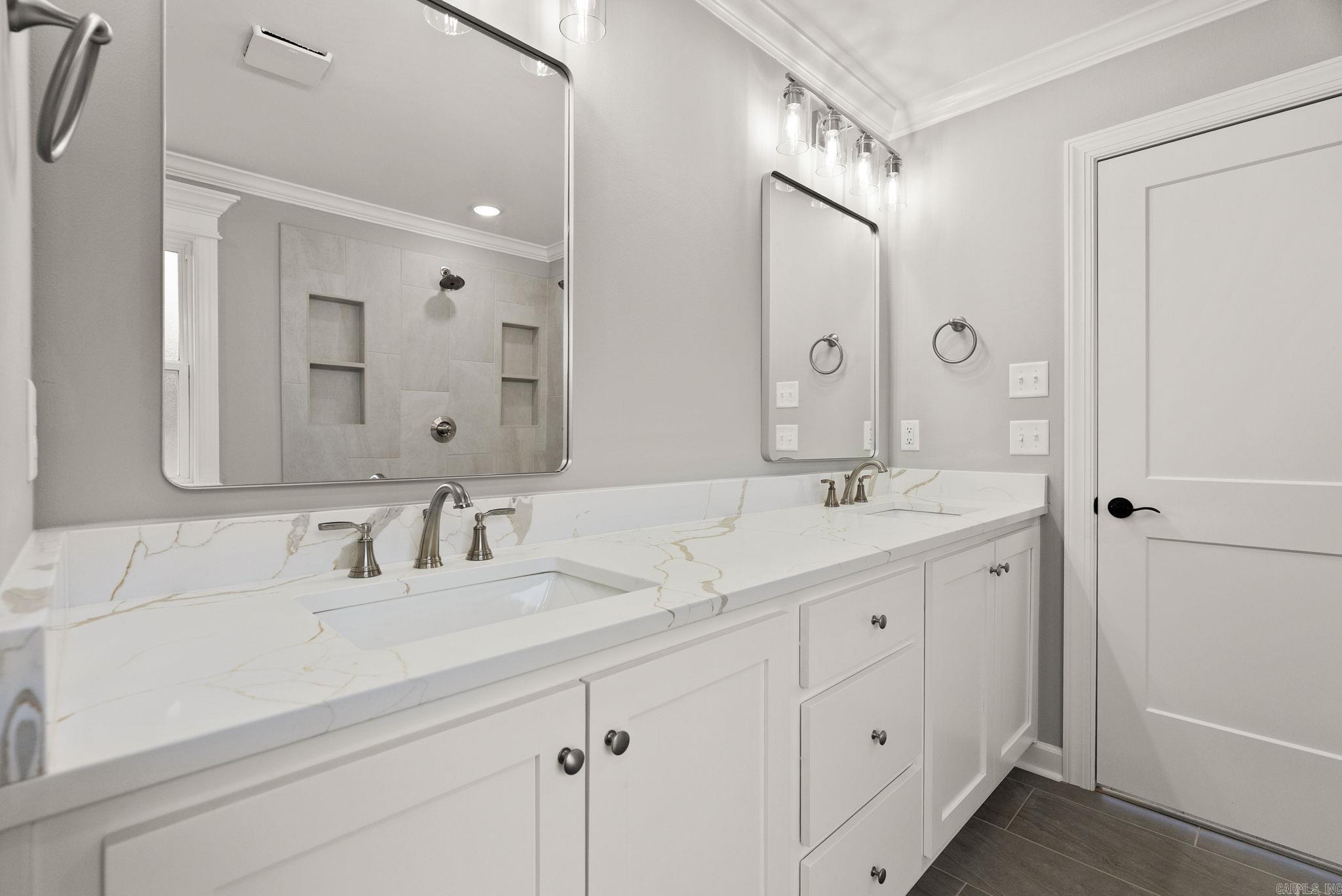 COUNTRY CLUB OF ARK THE - Residential