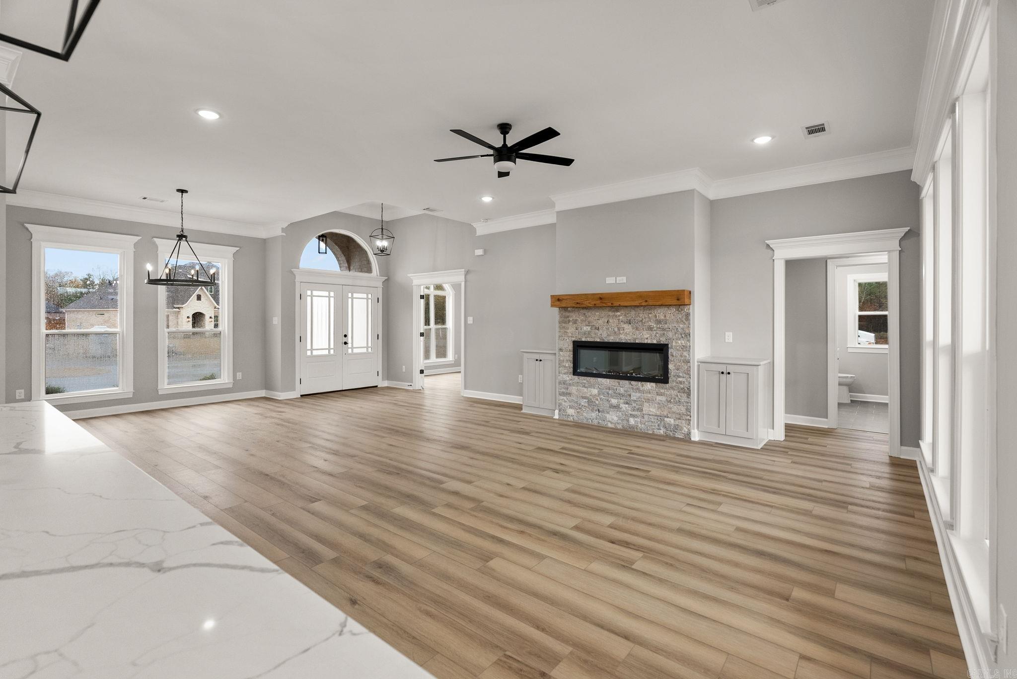 COUNTRY CLUB OF ARK THE - Residential