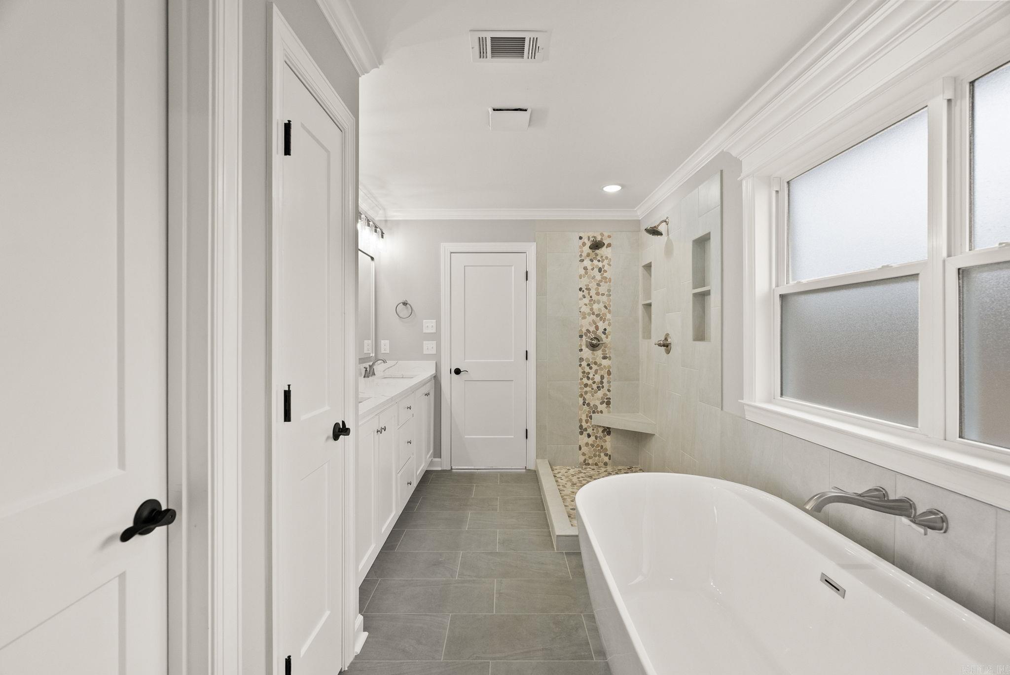 COUNTRY CLUB OF ARK THE - Residential