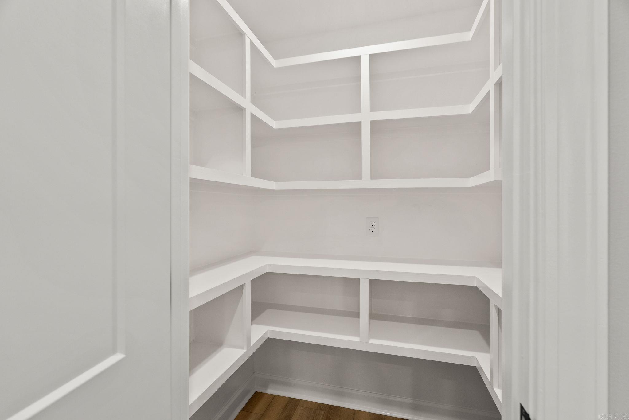 COUNTRY CLUB OF ARK THE - Residential