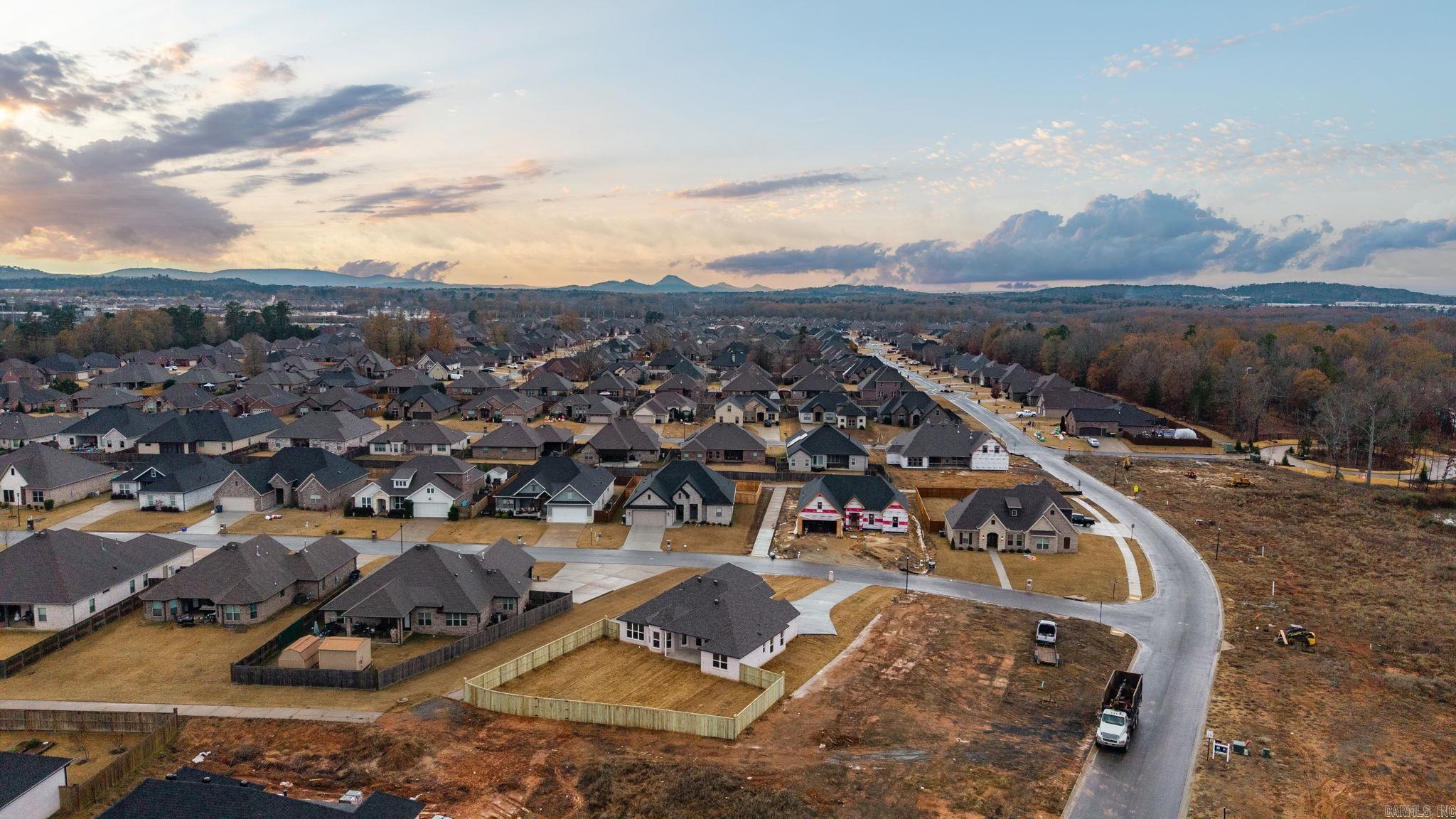 COUNTRY CLUB OF ARK THE - Residential