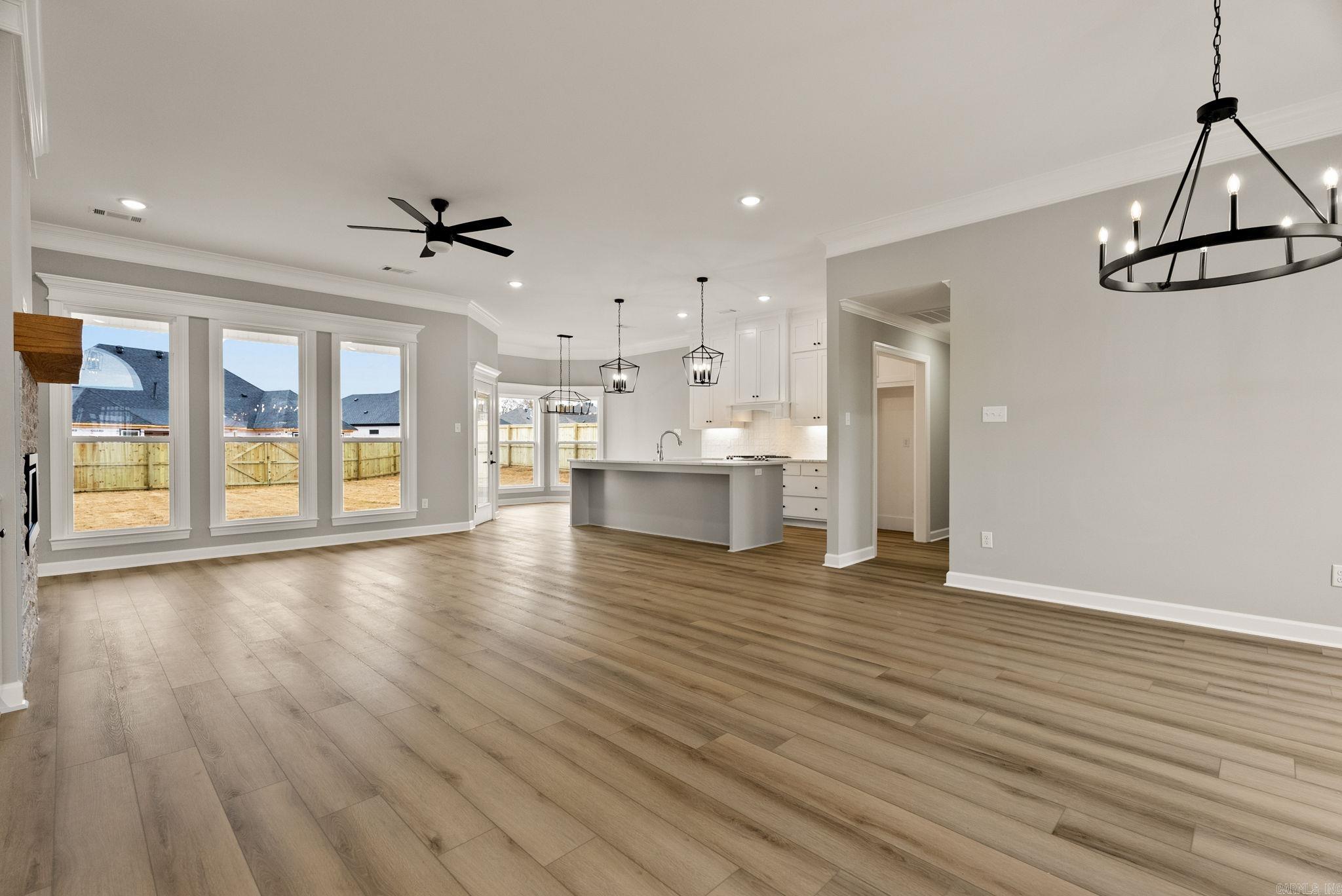 COUNTRY CLUB OF ARK THE - Residential