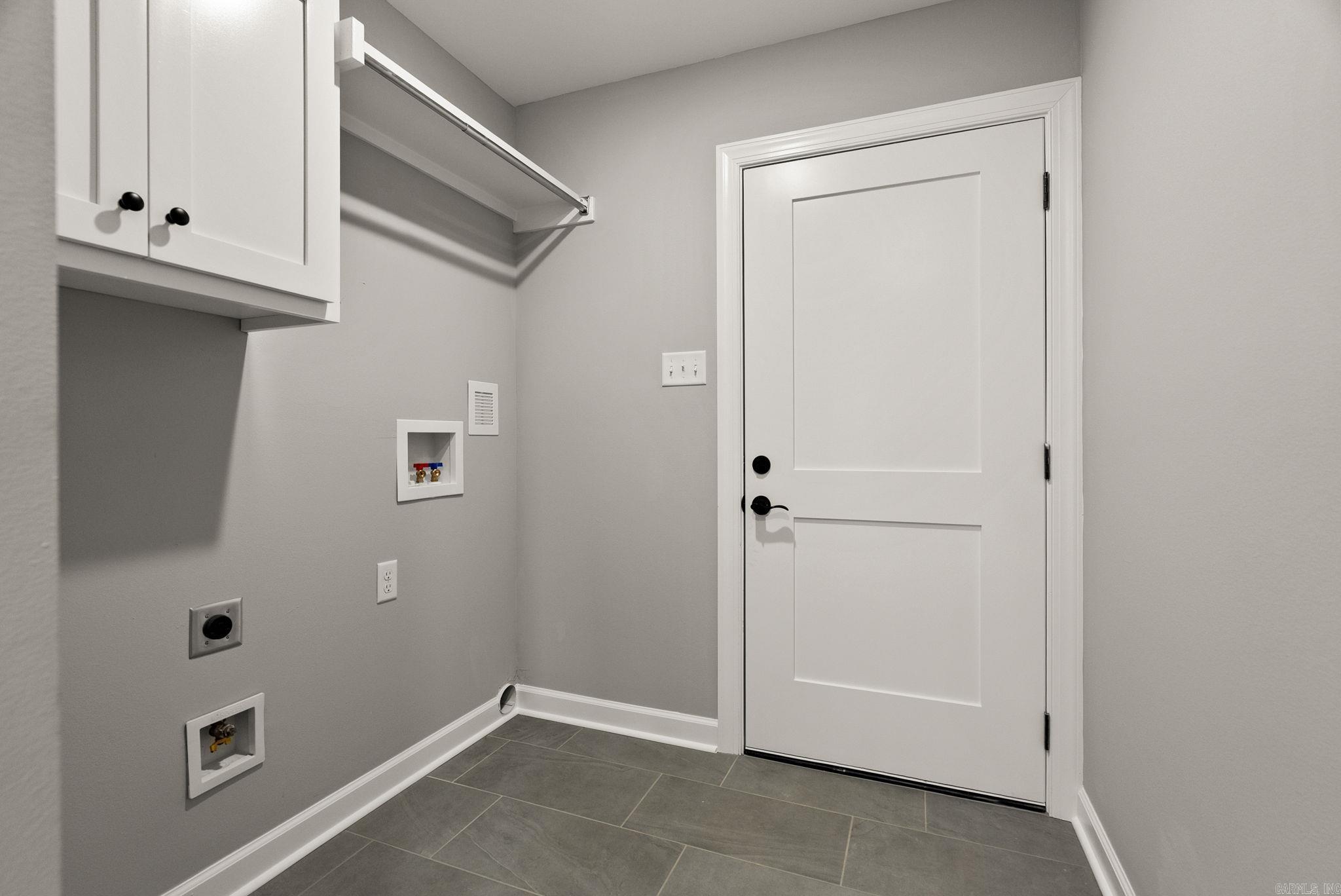 COUNTRY CLUB OF ARK THE - Residential