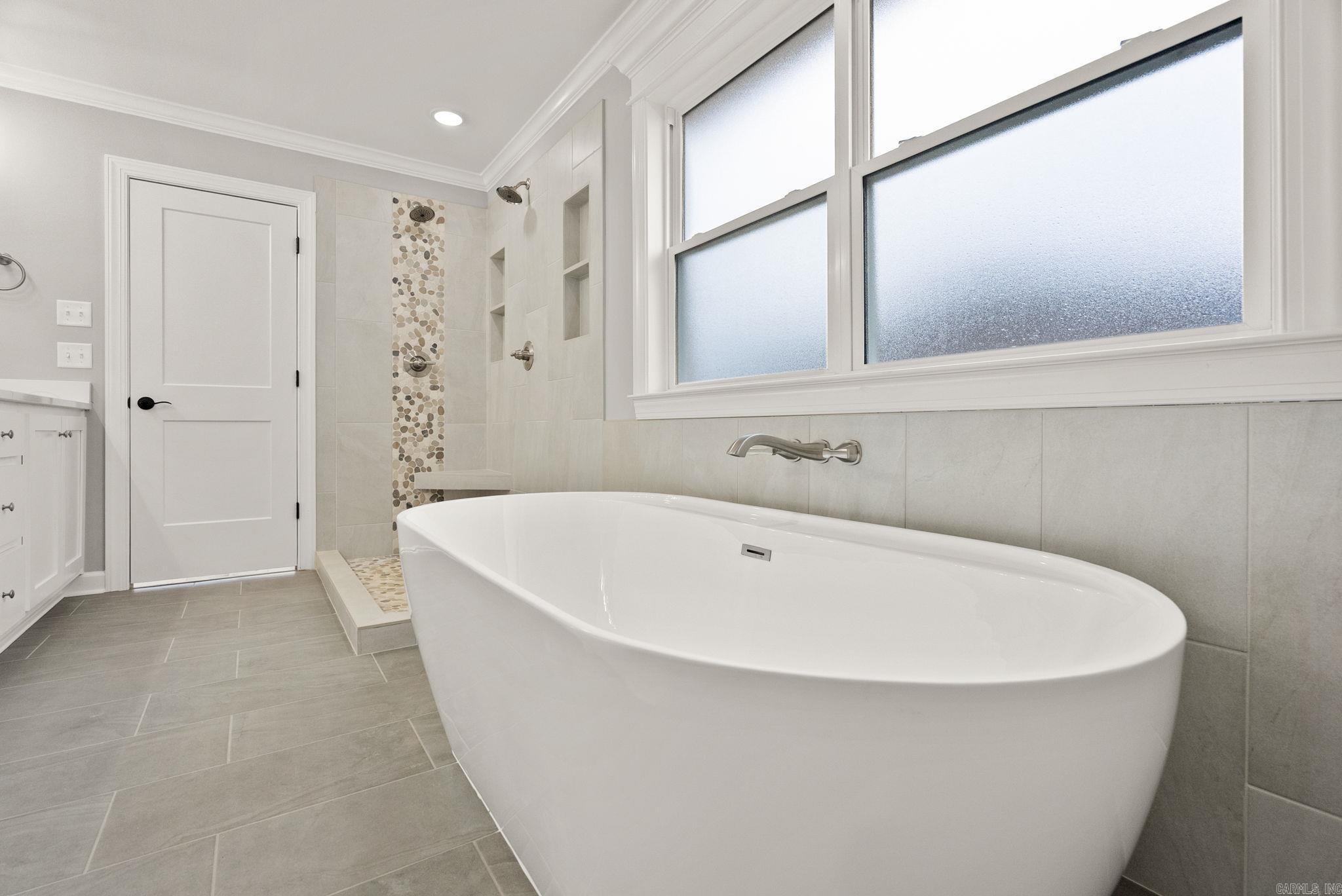 COUNTRY CLUB OF ARK THE - Residential