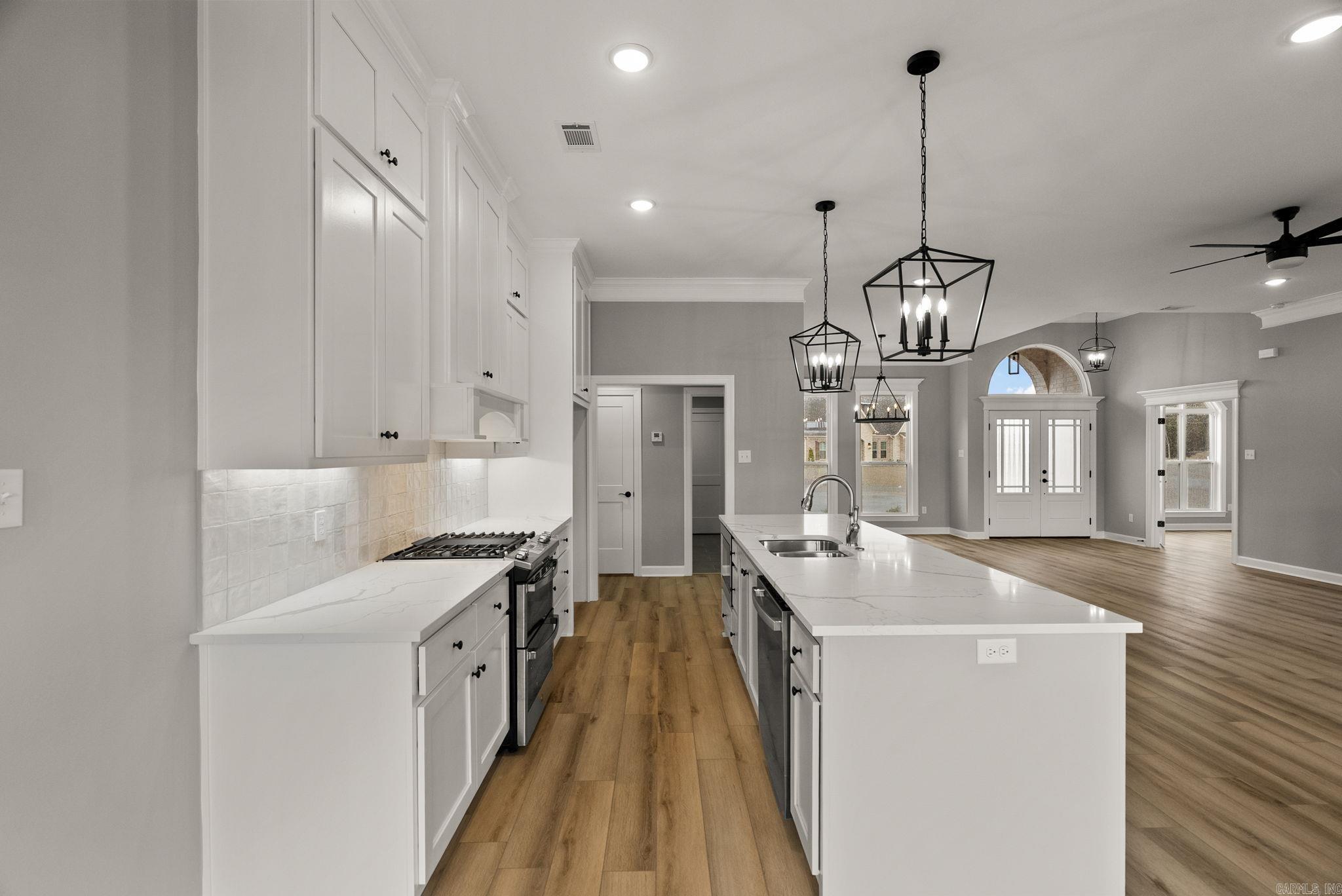 COUNTRY CLUB OF ARK THE - Residential