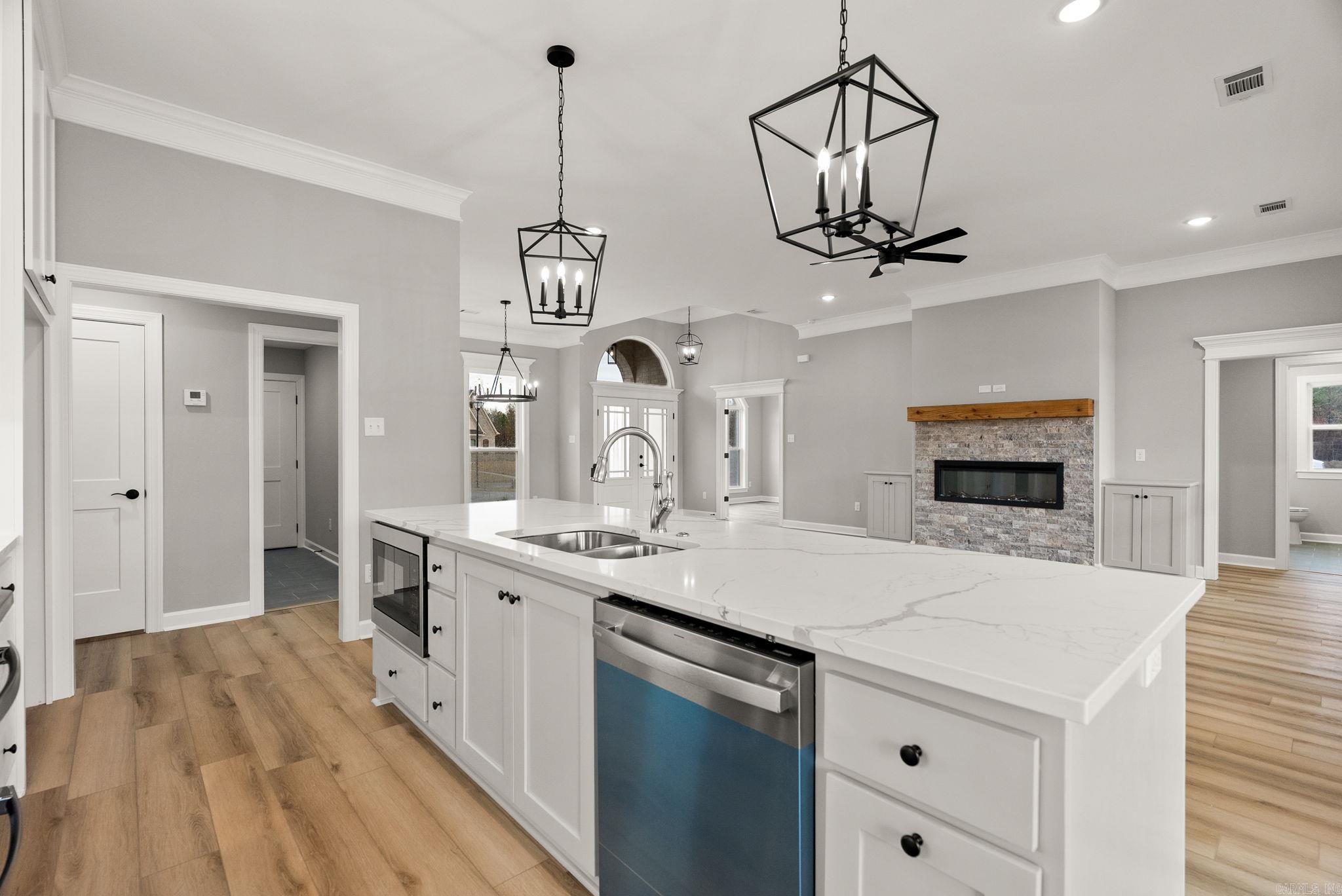 COUNTRY CLUB OF ARK THE - Residential