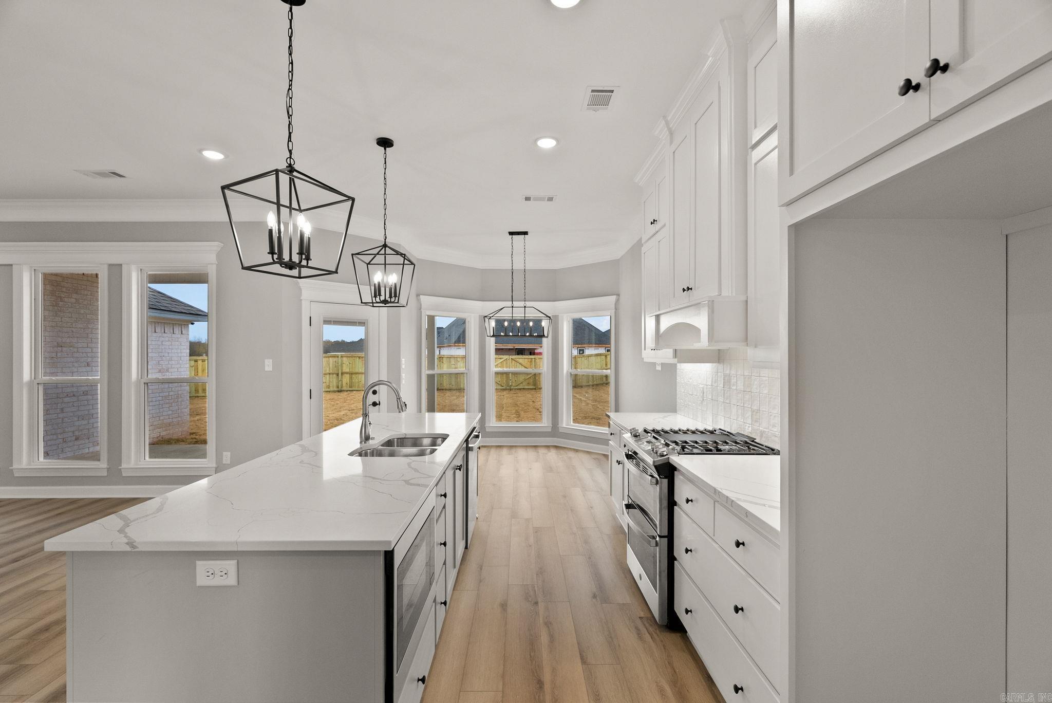 COUNTRY CLUB OF ARK THE - Residential