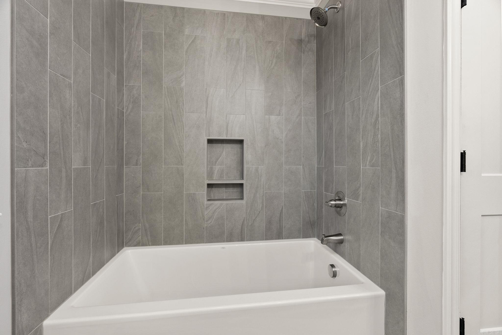 COUNTRY CLUB OF ARK THE - Residential