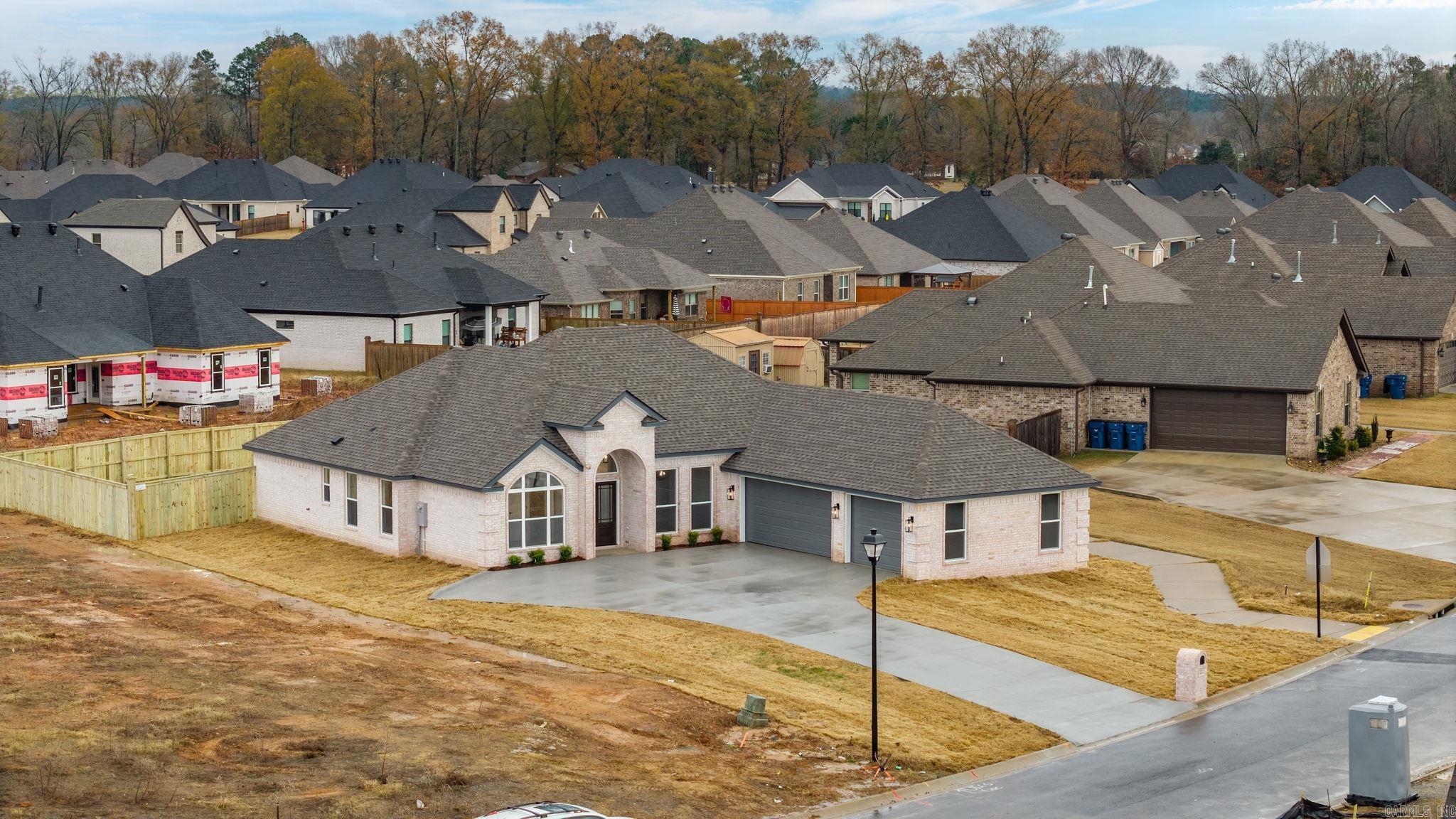 COUNTRY CLUB OF ARK THE - Residential