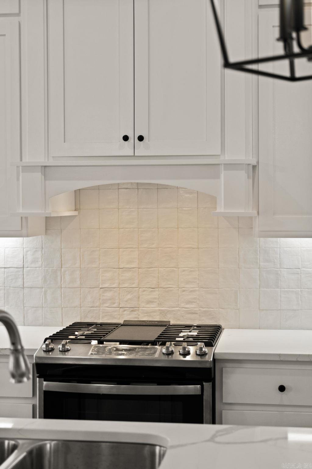 COUNTRY CLUB OF ARK THE - Residential