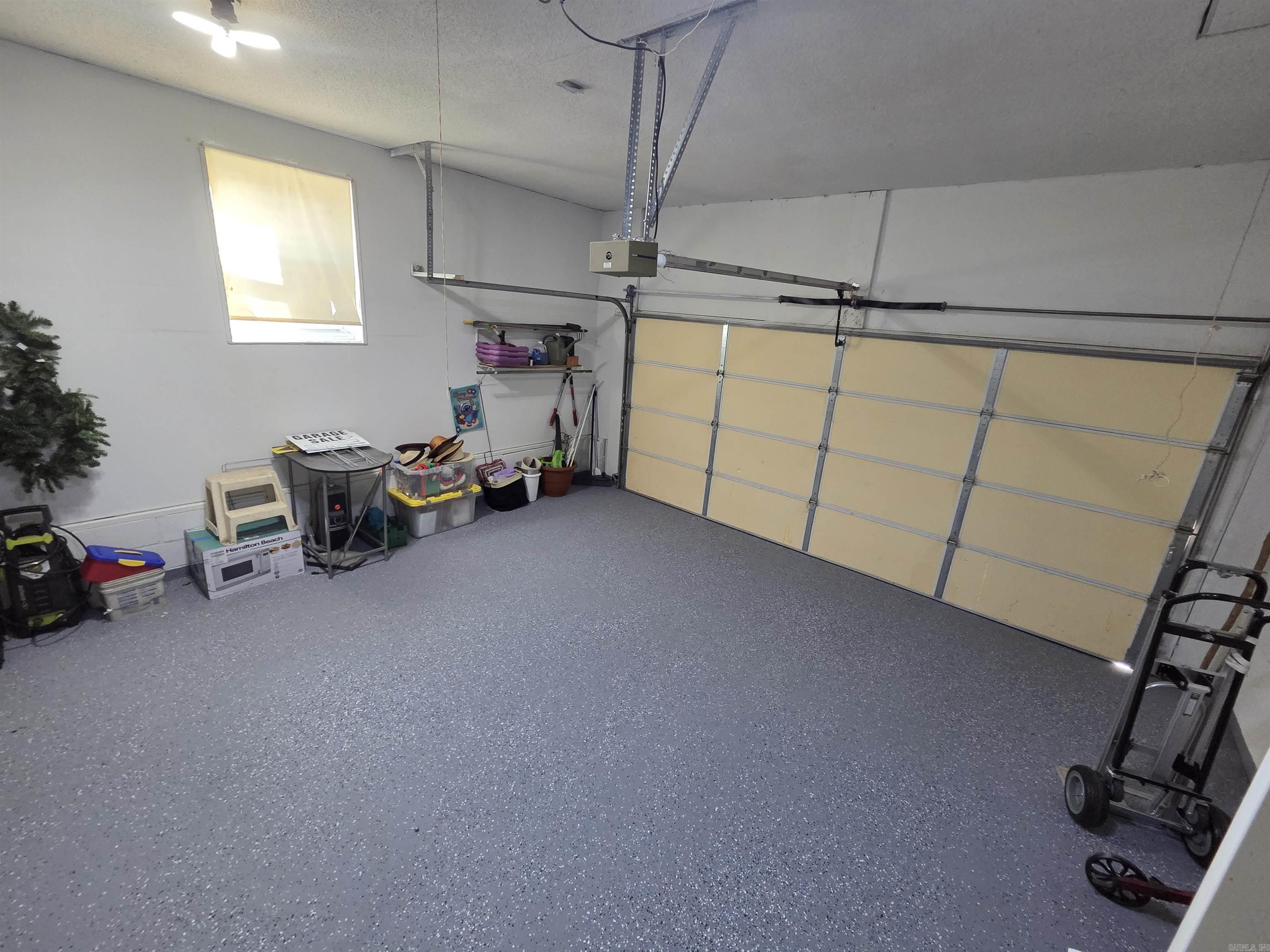 LEANING PINES - Residential