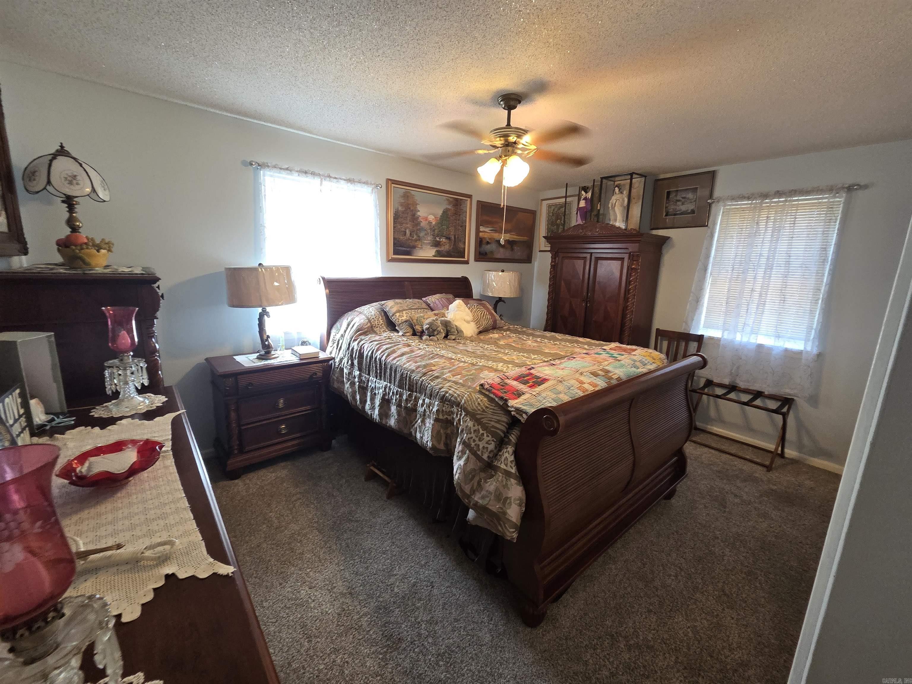 LEANING PINES - Residential