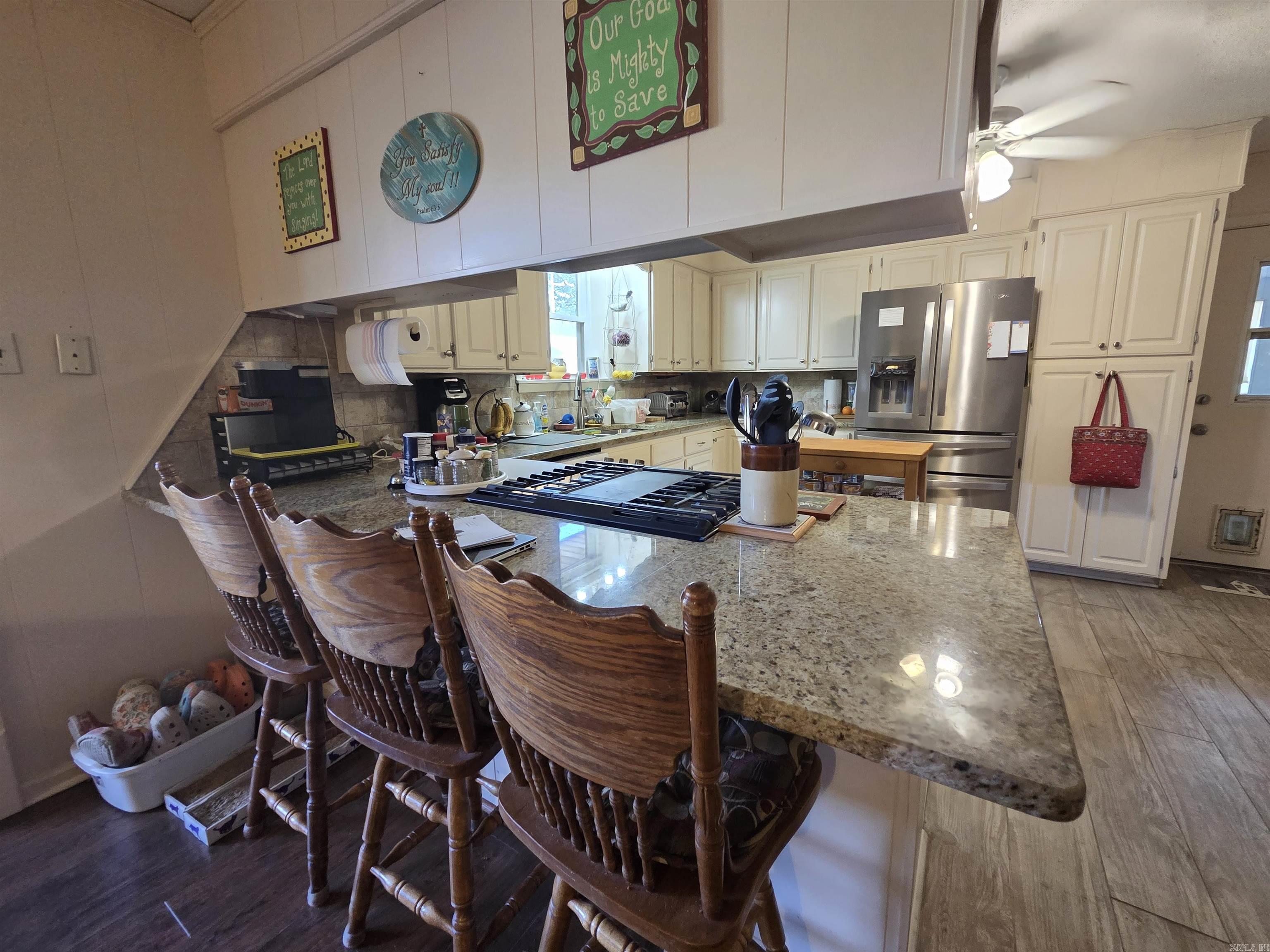 LEANING PINES - Residential