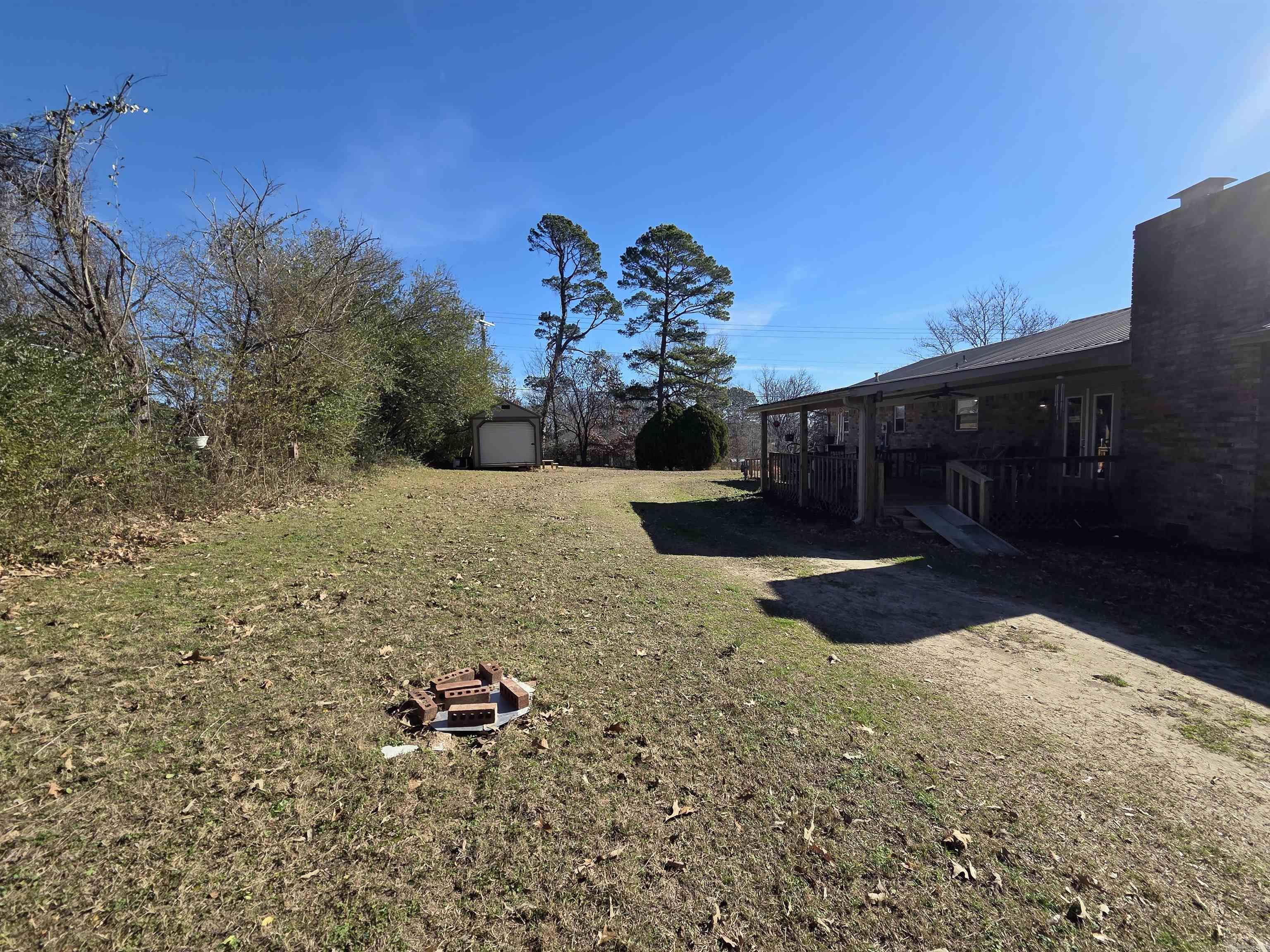 LEANING PINES - Residential