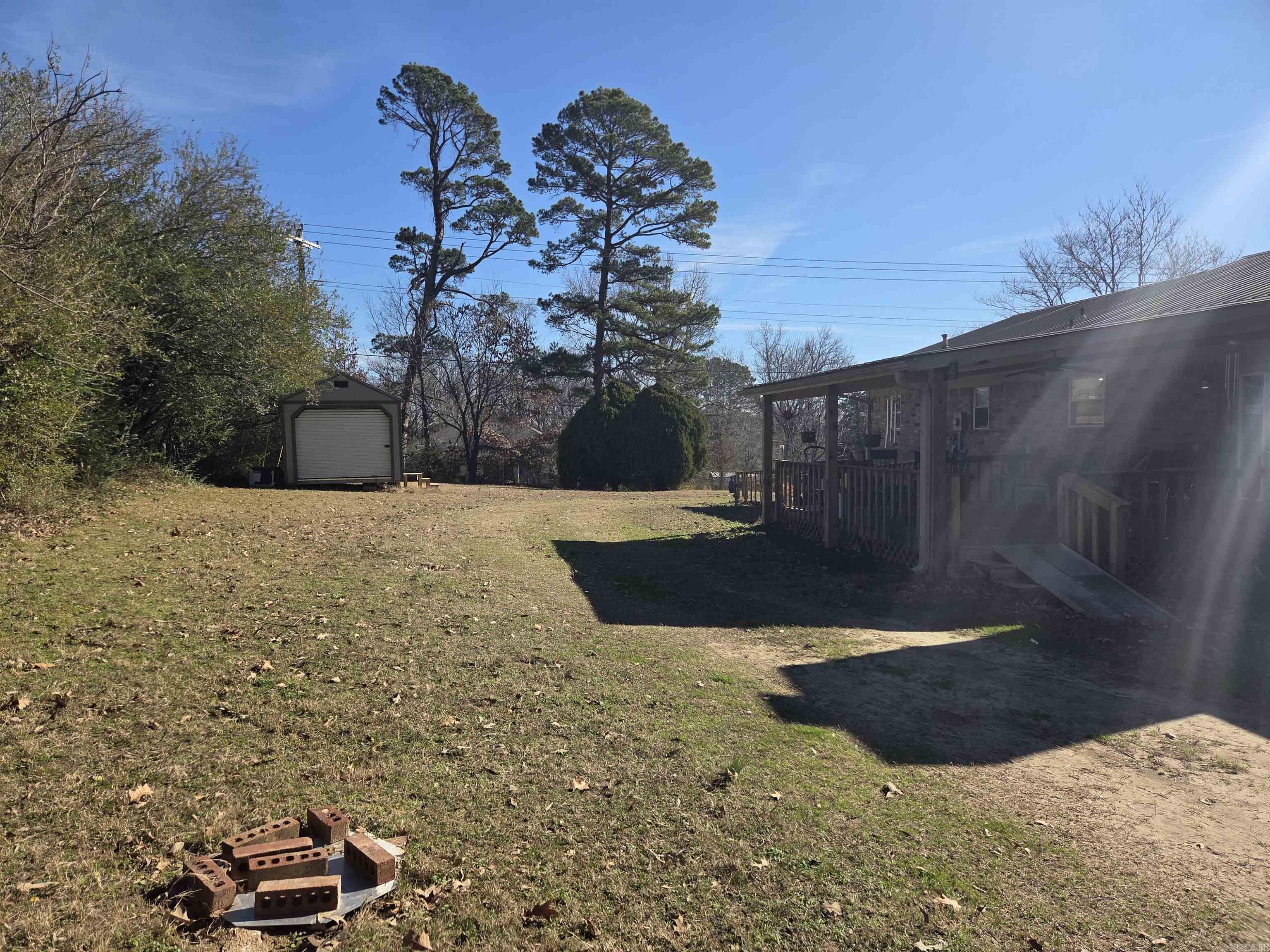 LEANING PINES - Residential