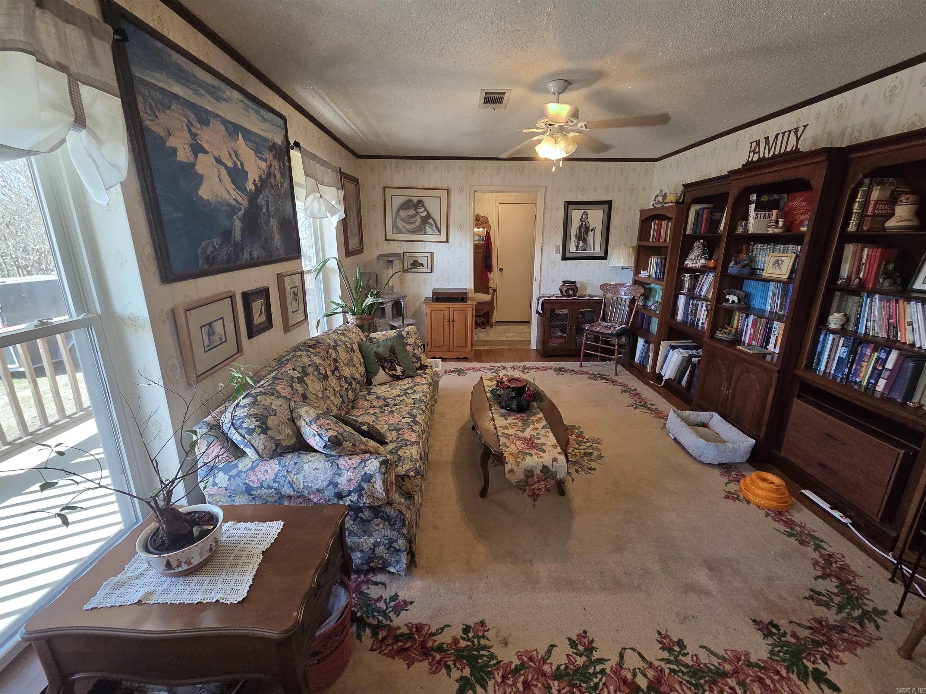 LEANING PINES - Residential