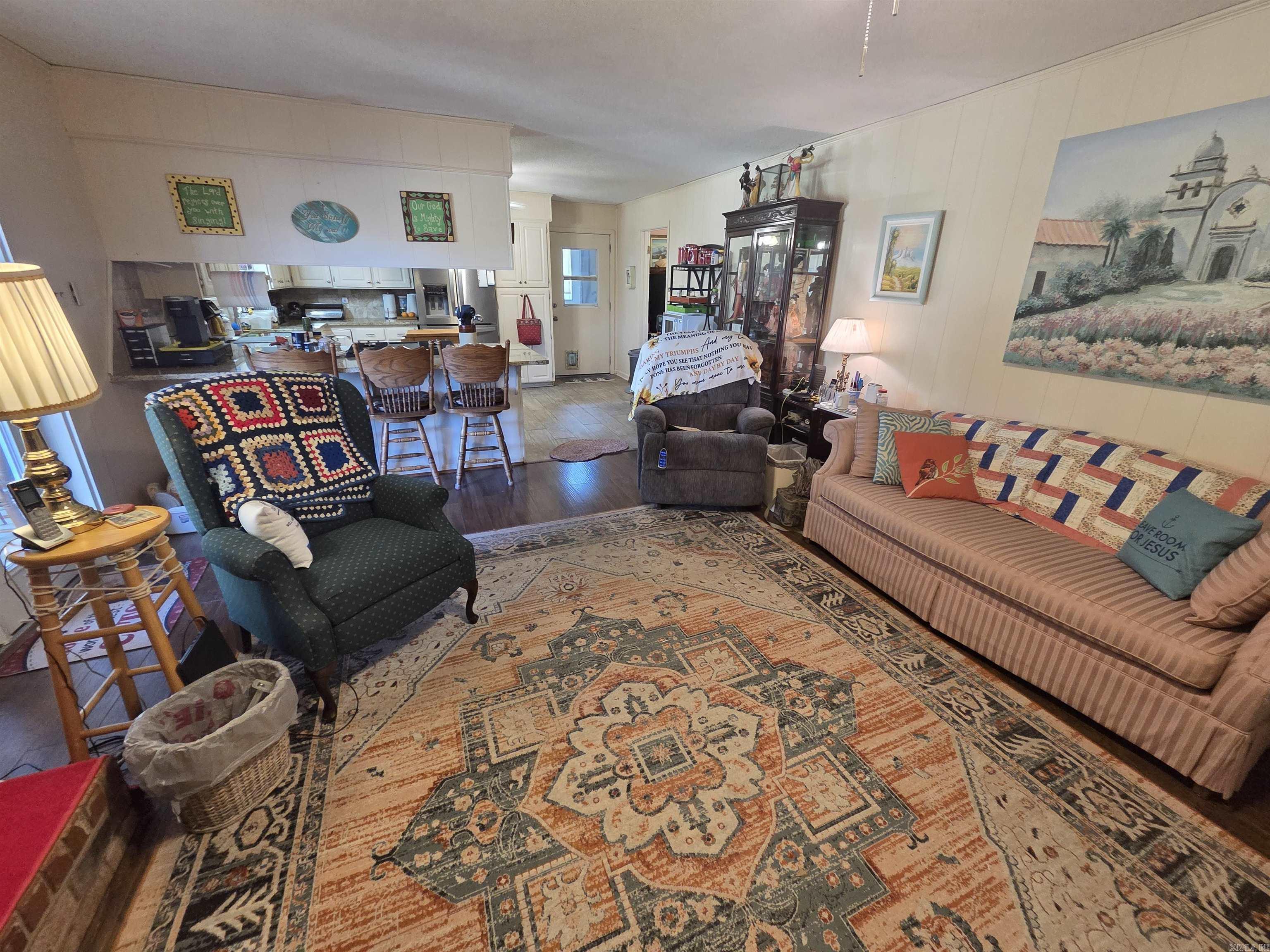 LEANING PINES - Residential