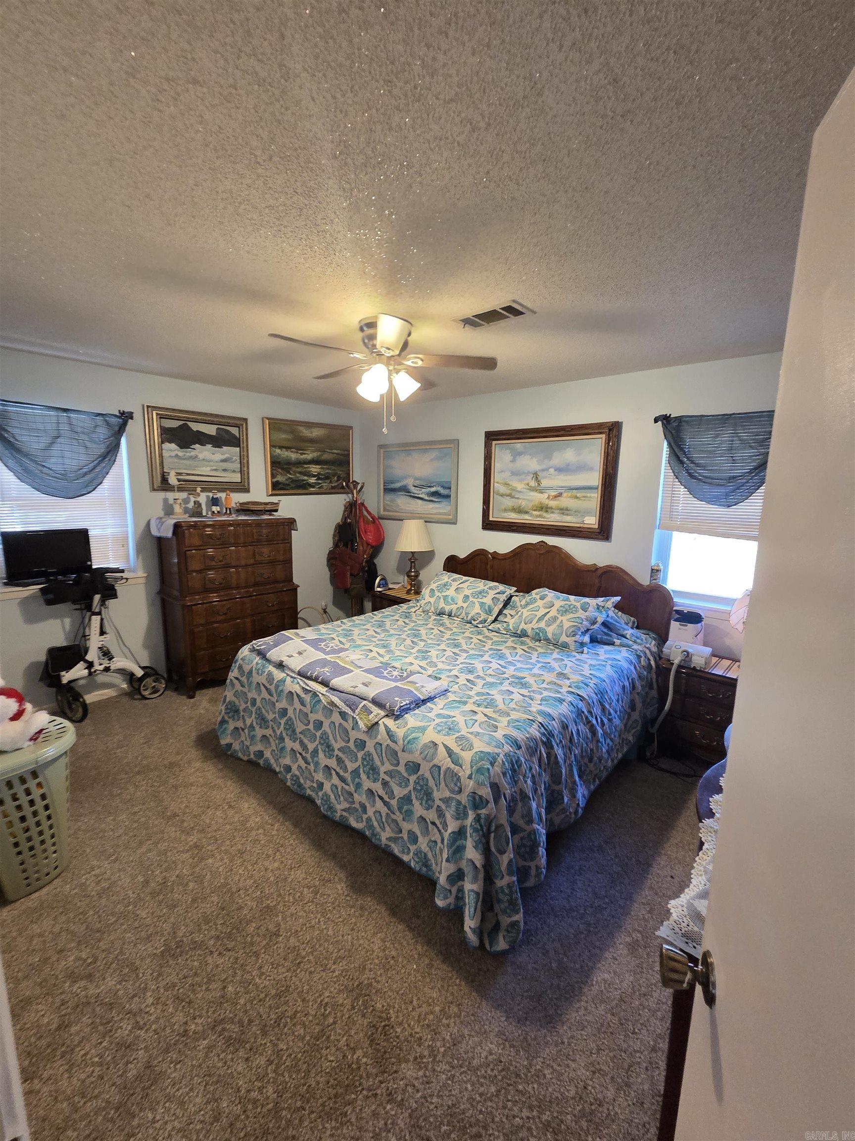 LEANING PINES - Residential