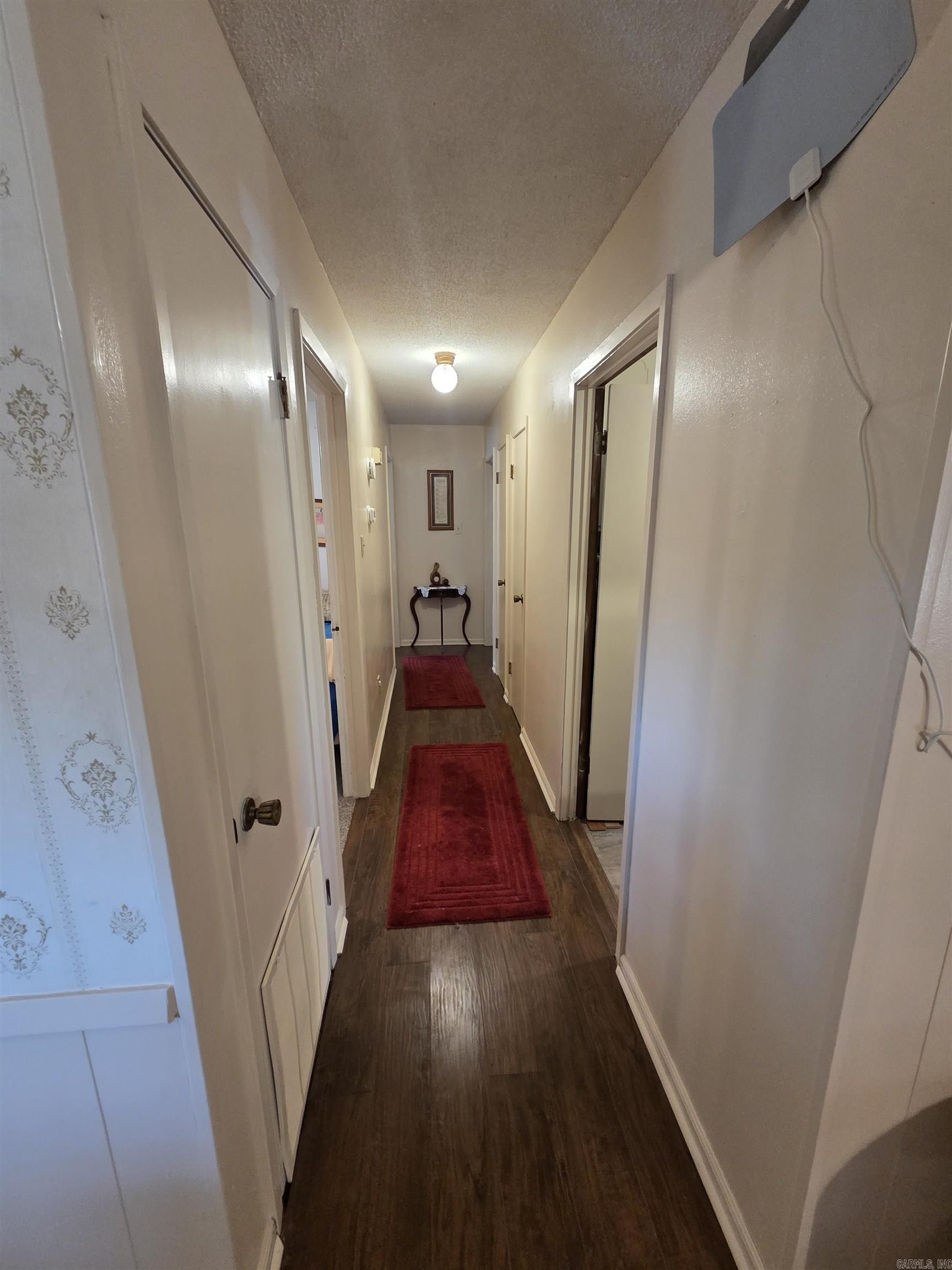 LEANING PINES - Residential