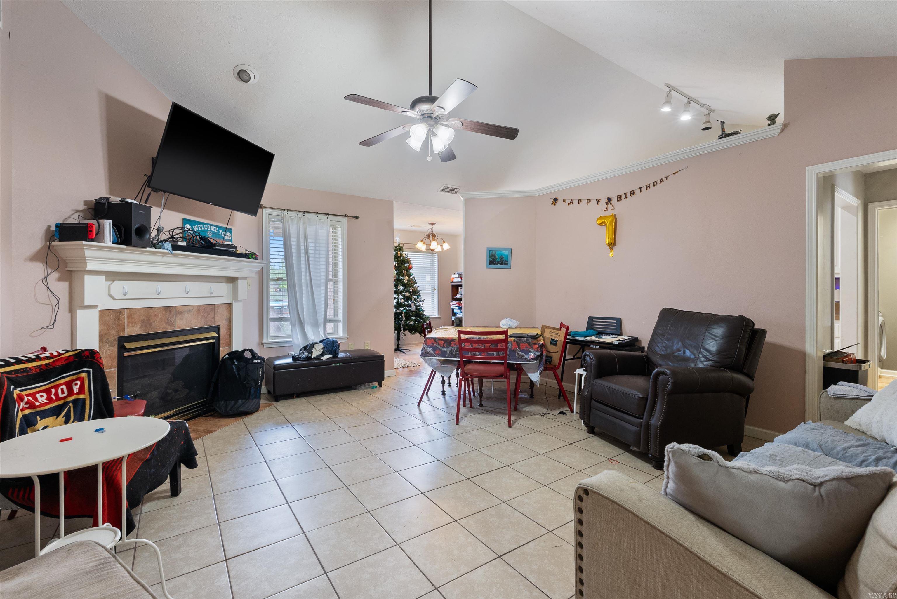 VALLEY ELMS S/D - Residential