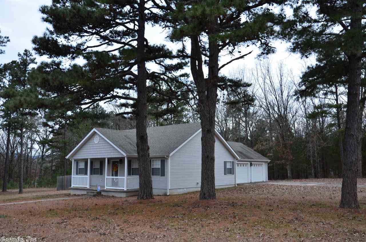 What a great lake house ā less than one mile from Shiloh Marina! Beautiful home on 2 lots, with open floor plan, roomy kitchen with breakfast bar, dining area, pantry, rear deck with very nice wood fence in the back yard, 24x30 garage (or could be used as 4th bedroom) with storage for your lake toys, covered front porch. Drive to the marina from this home and be on the lake in less than five minutes. If youāve always dreamed of having a house at Greers Ferry Lake, this is your chance!