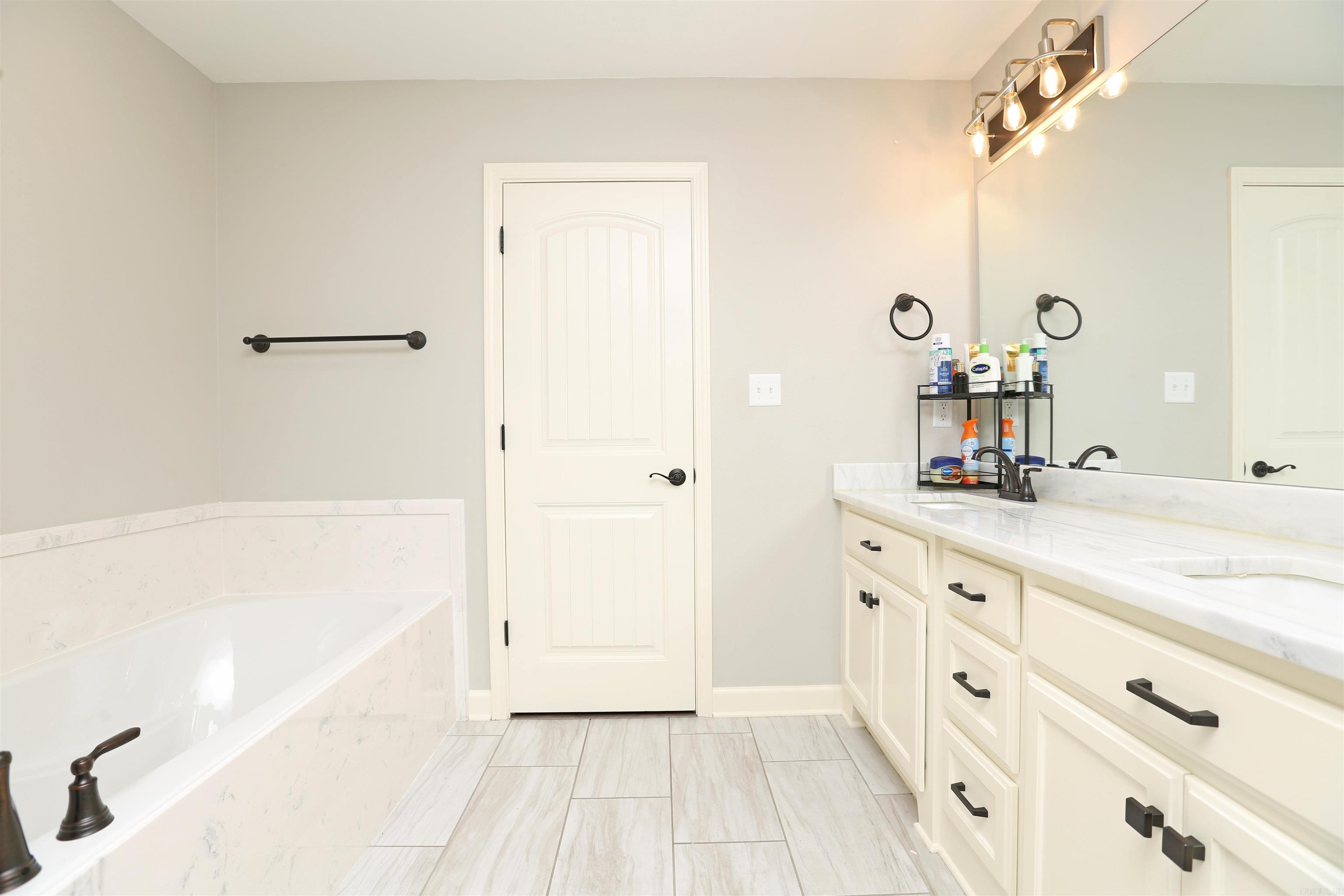 JAXON TERRACE - Residential