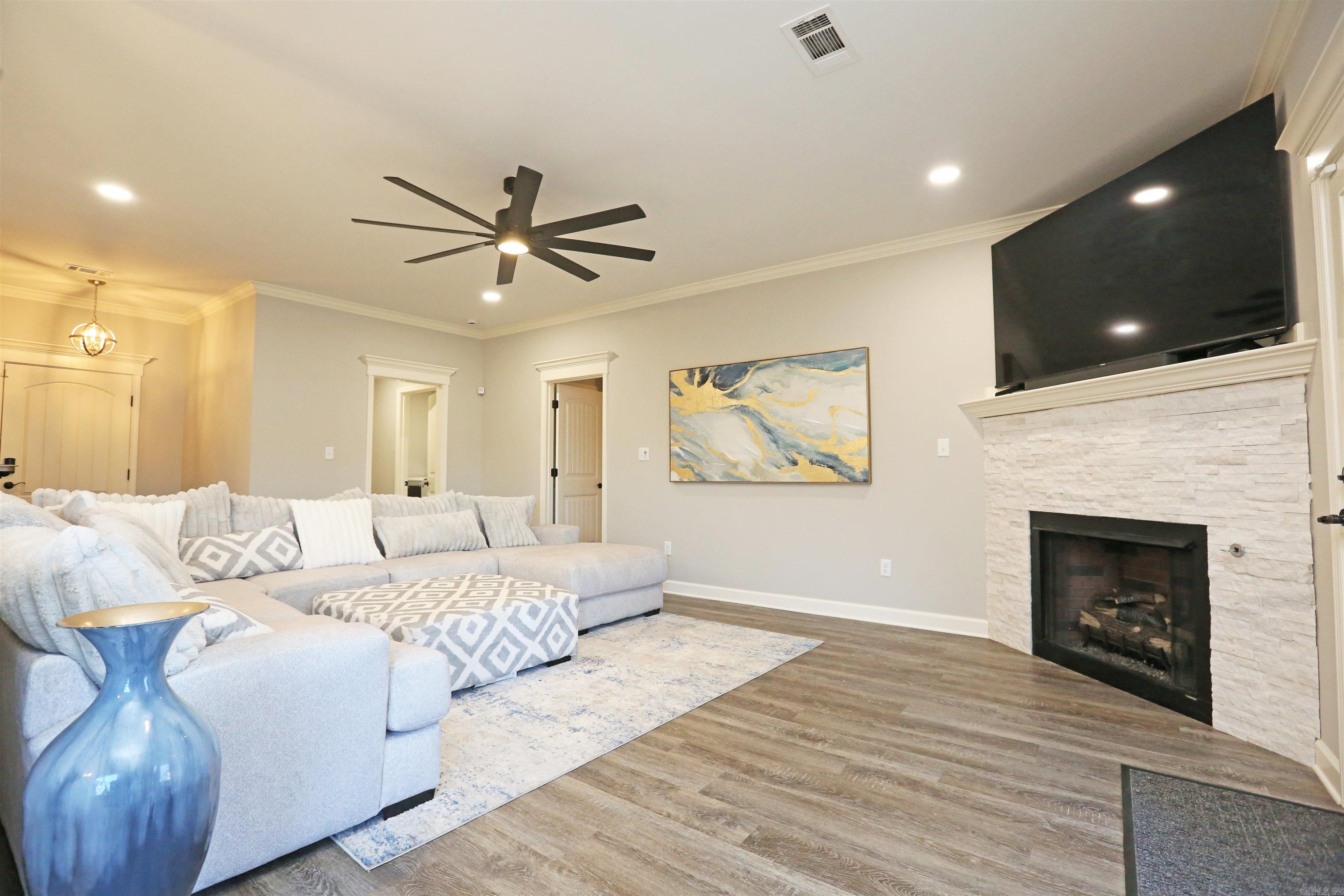 JAXON TERRACE - Residential