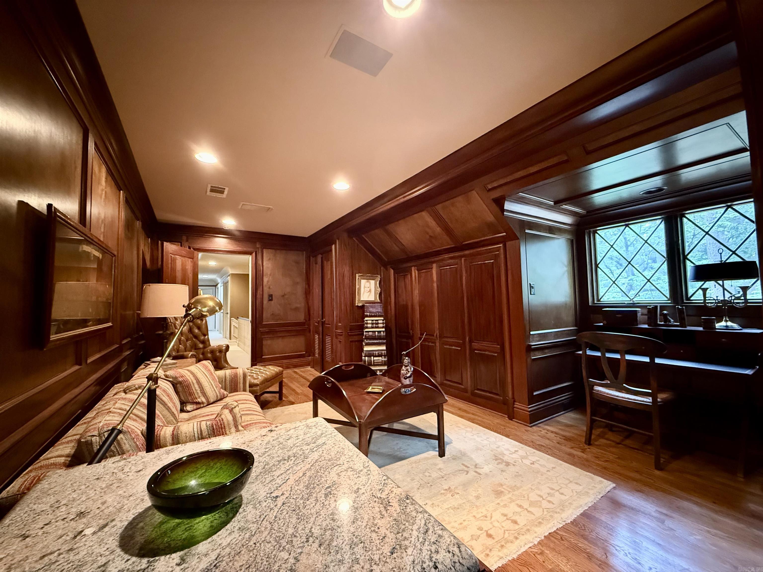 MIKE BERG LAKE - Residential