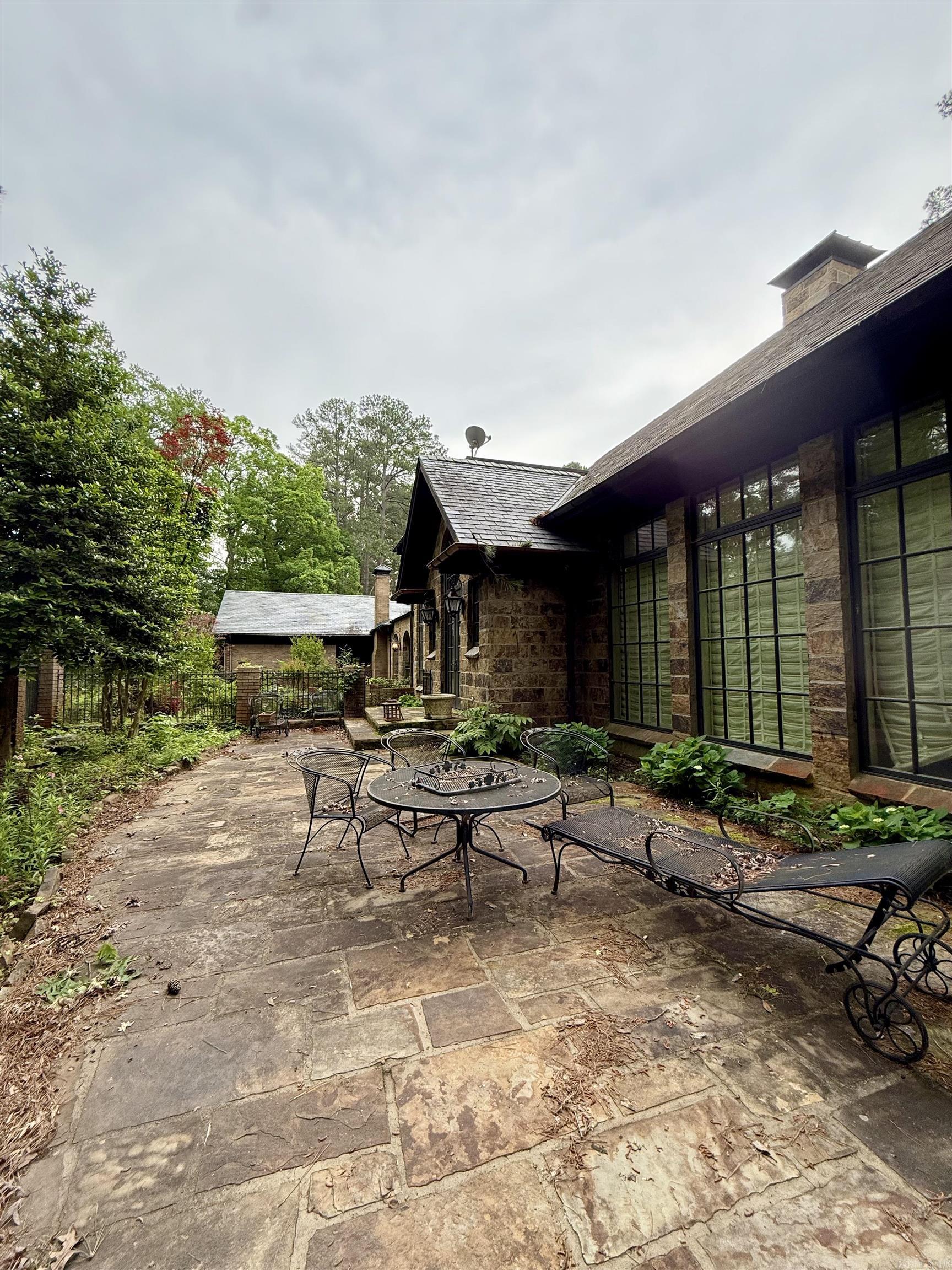 MIKE BERG LAKE - Residential