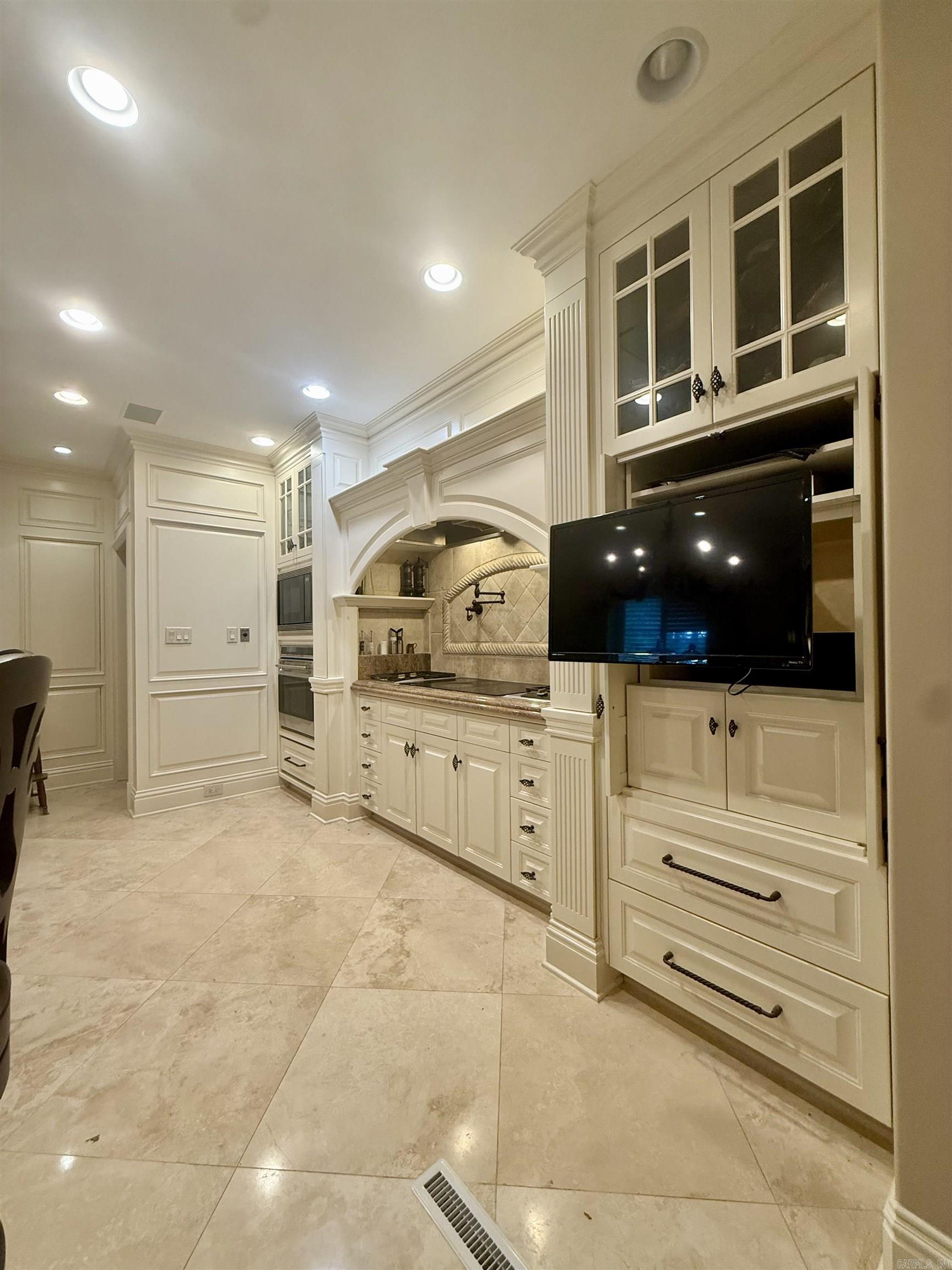 MIKE BERG LAKE - Residential