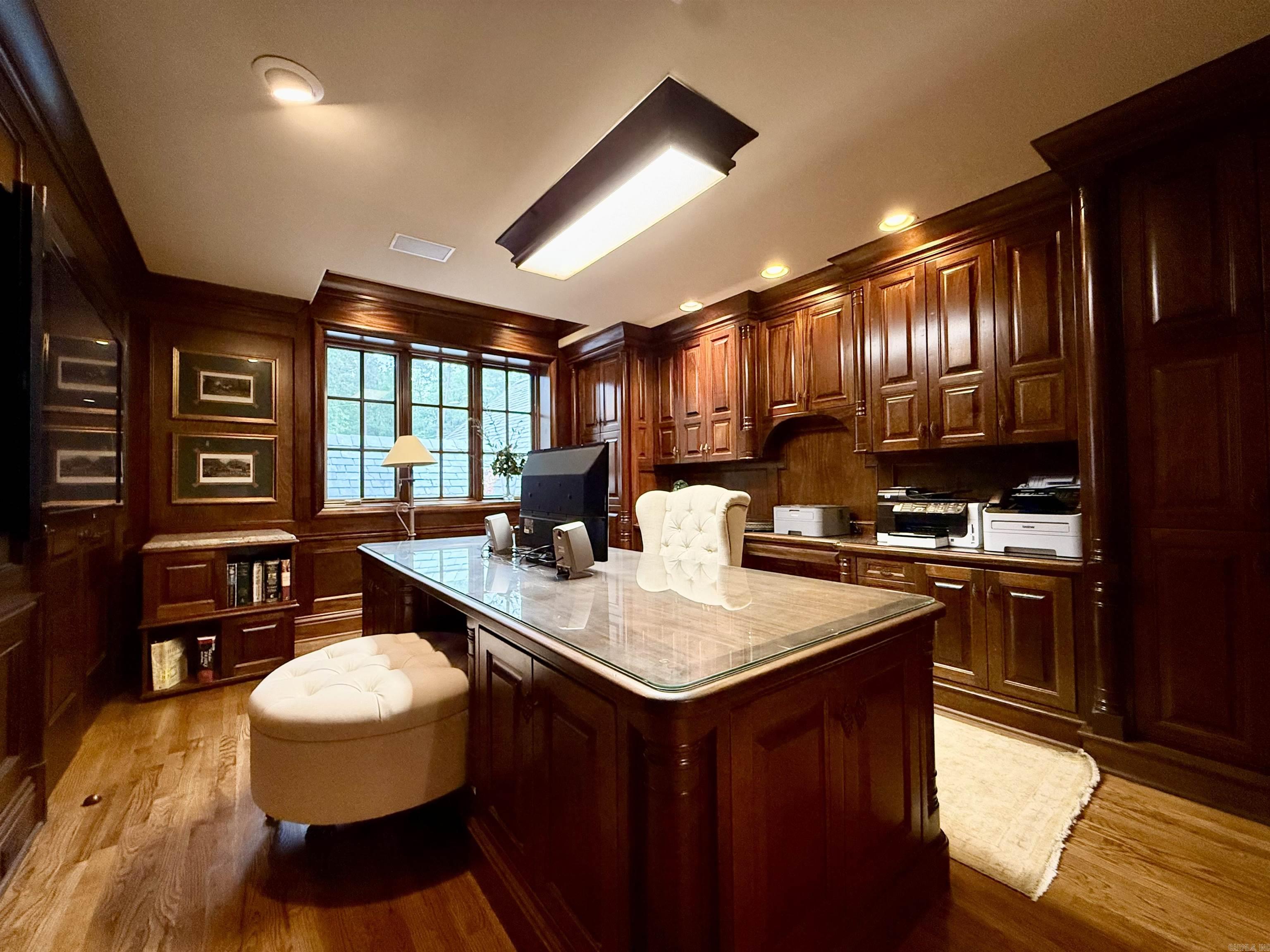 MIKE BERG LAKE - Residential