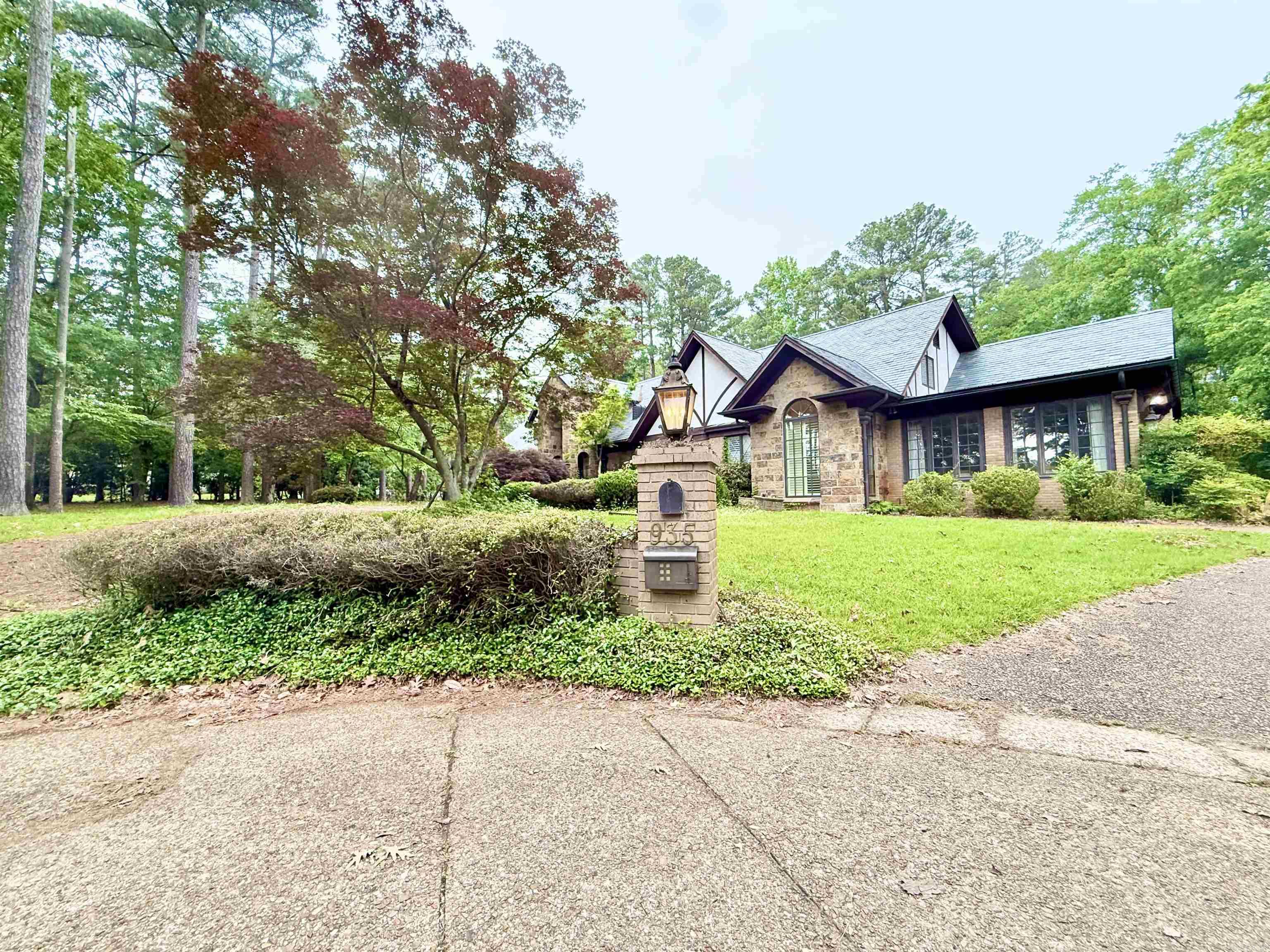 MIKE BERG LAKE - Residential