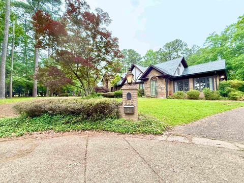Photo of 935 Brookridge Drive, Camden, AR 71701 (MLS # 26016986)