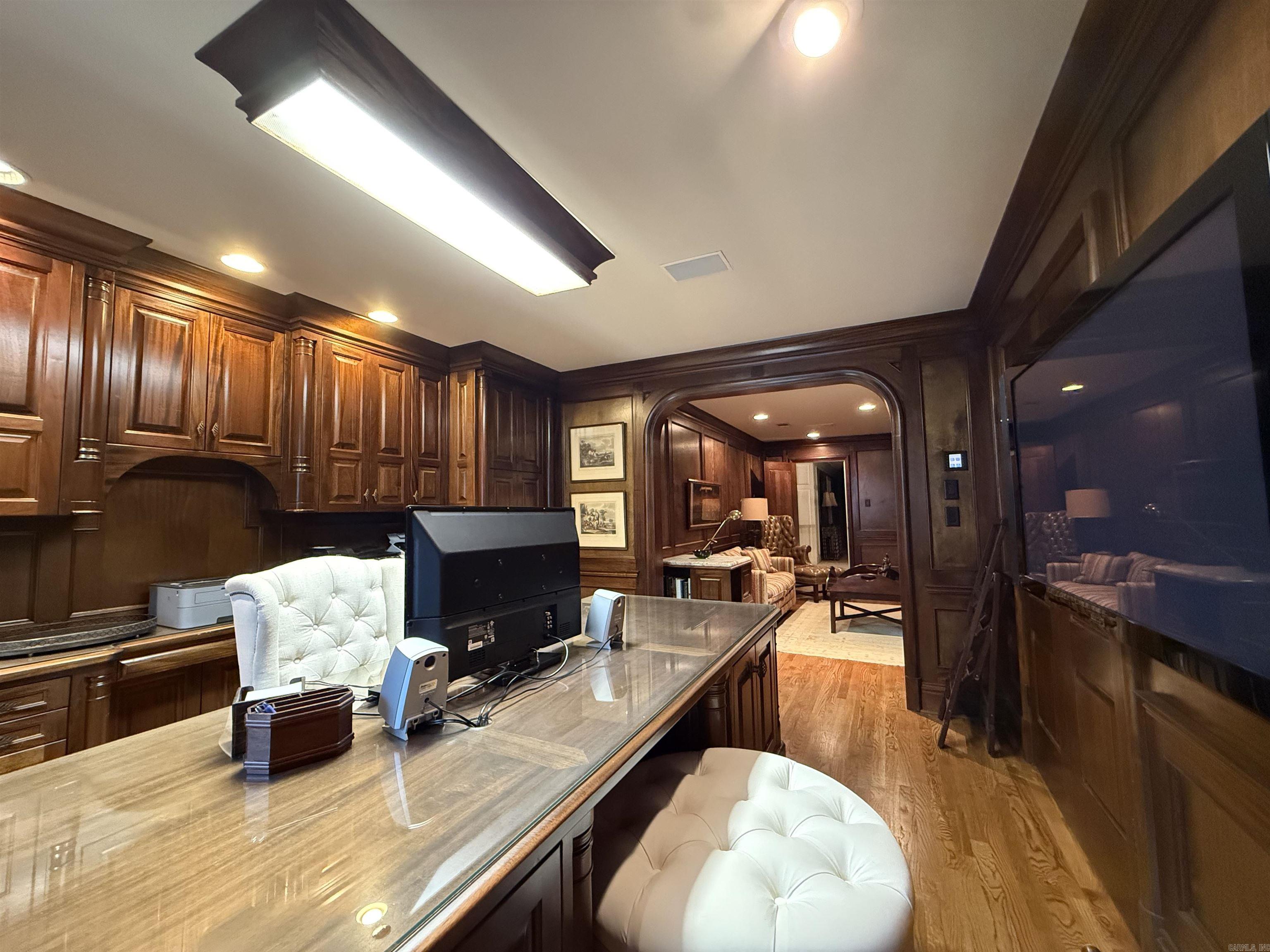 MIKE BERG LAKE - Residential