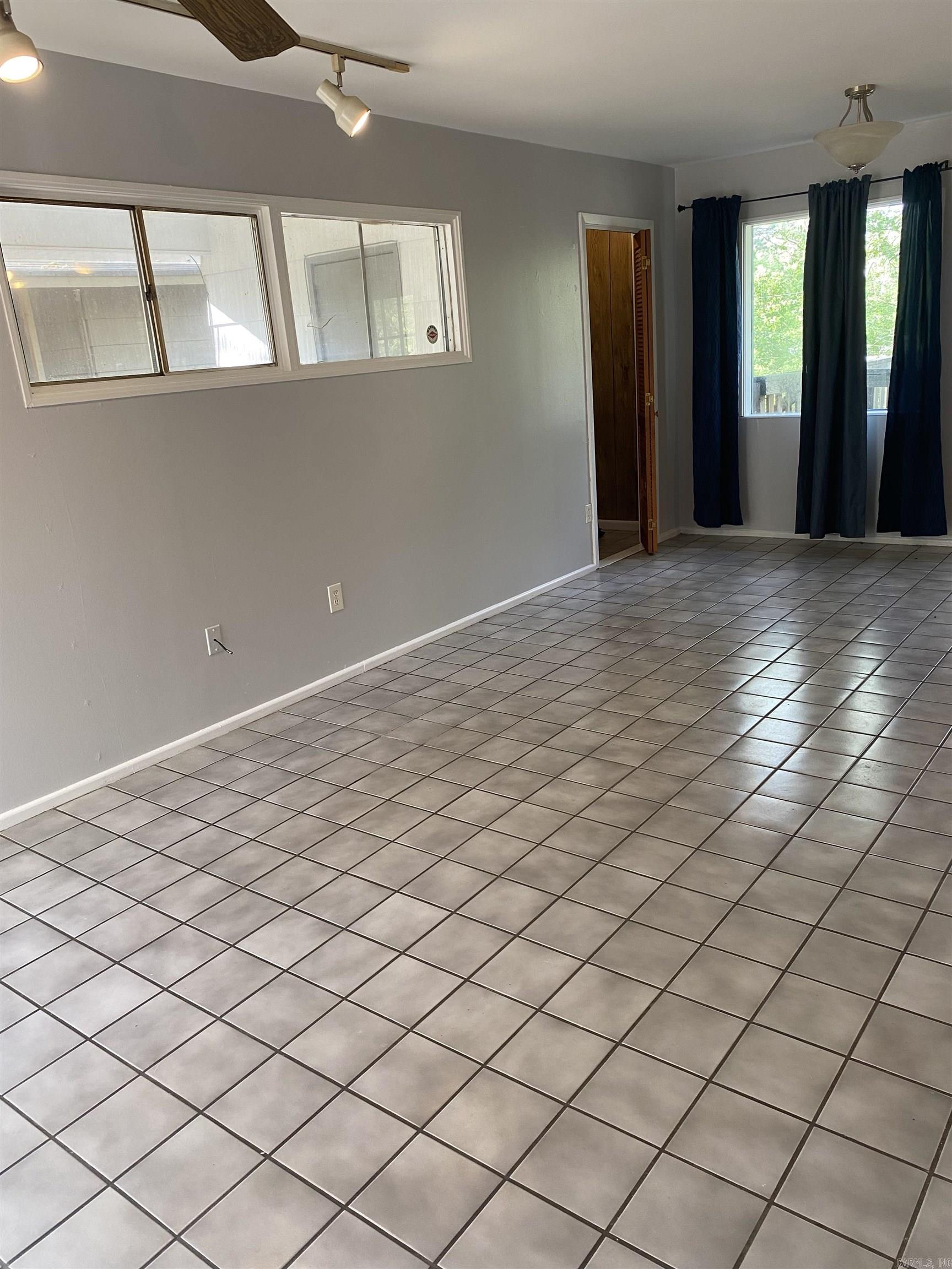 MEADOWCLIFF - Residential