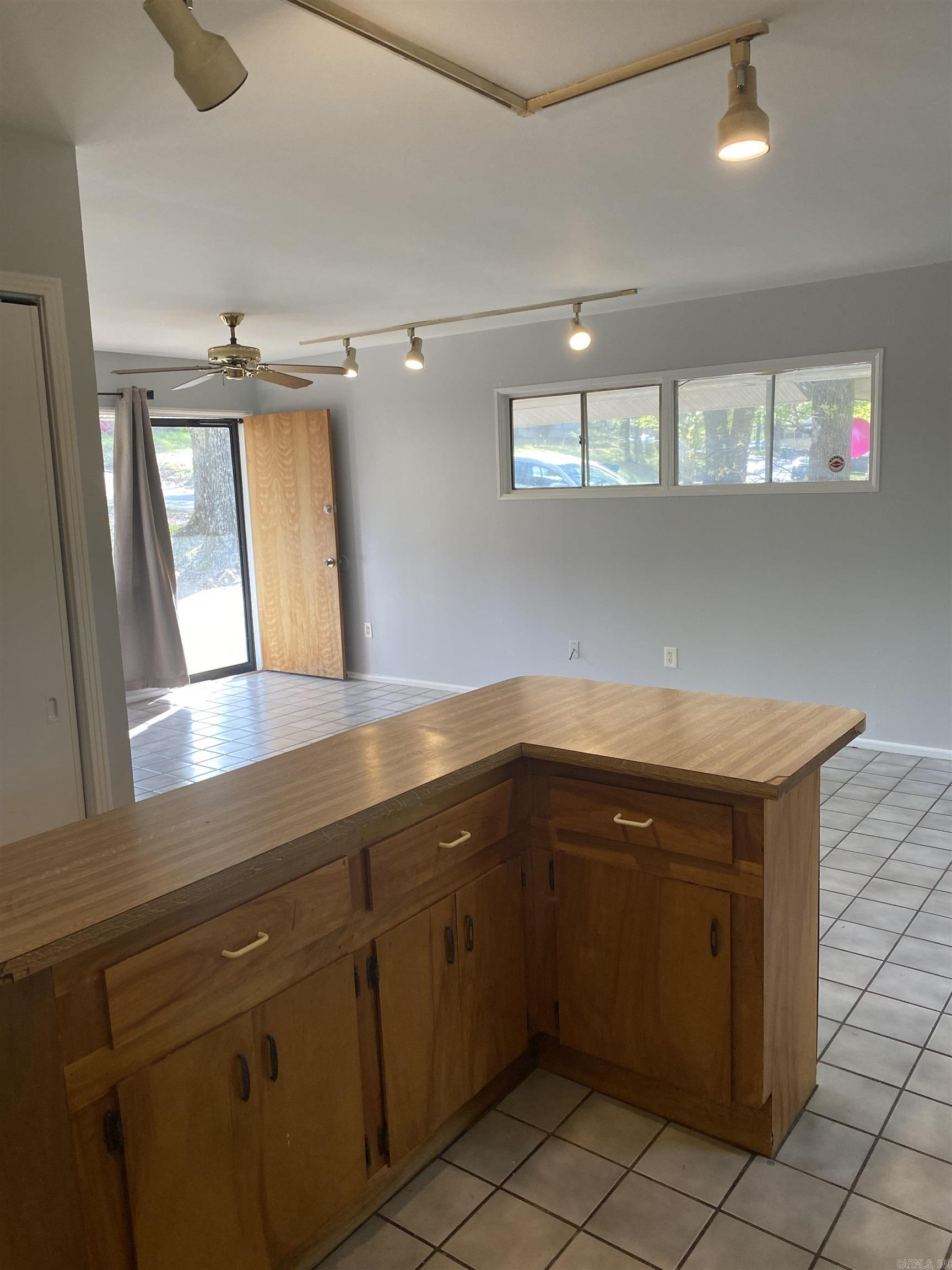 MEADOWCLIFF - Residential