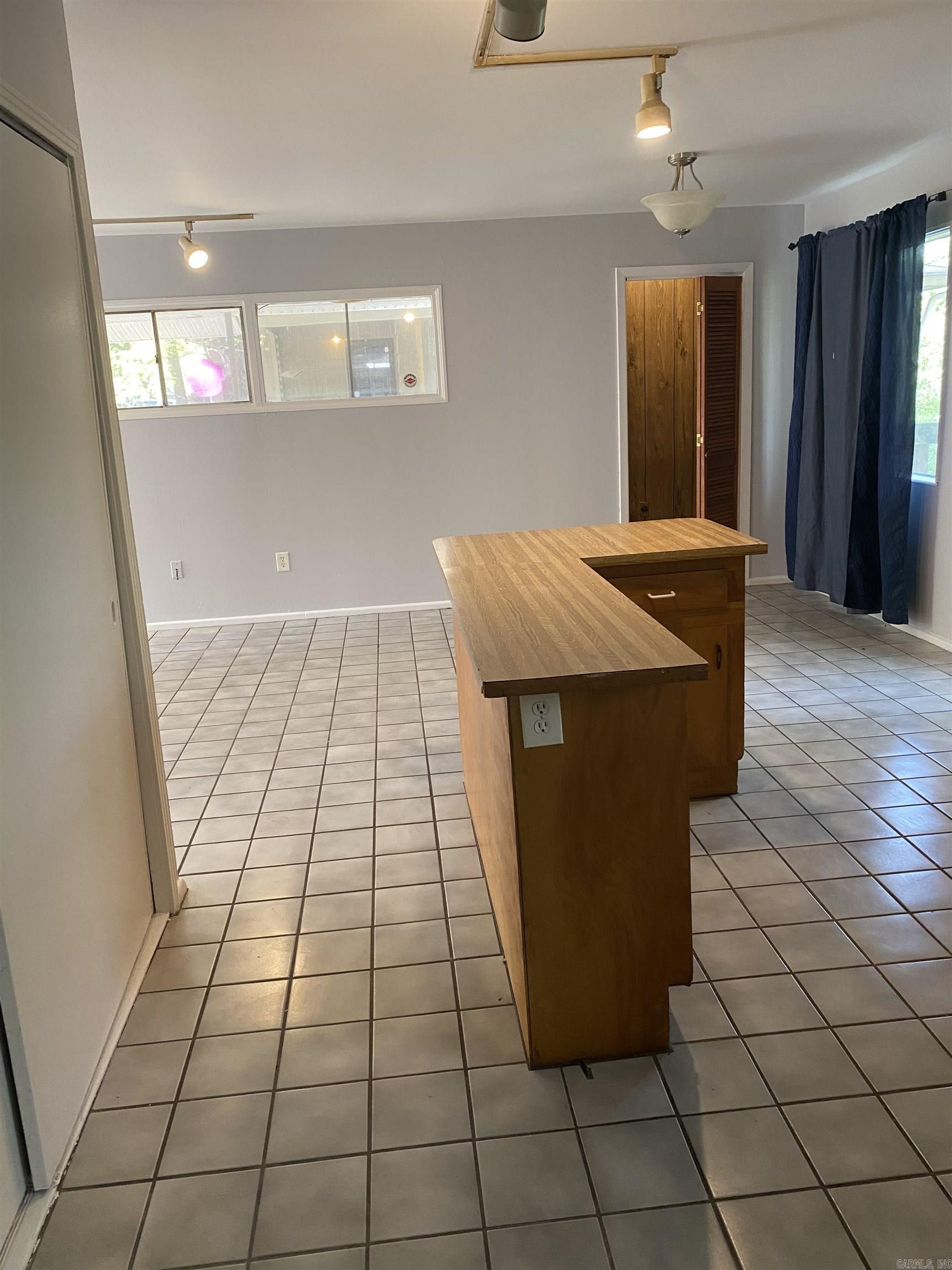 MEADOWCLIFF - Residential